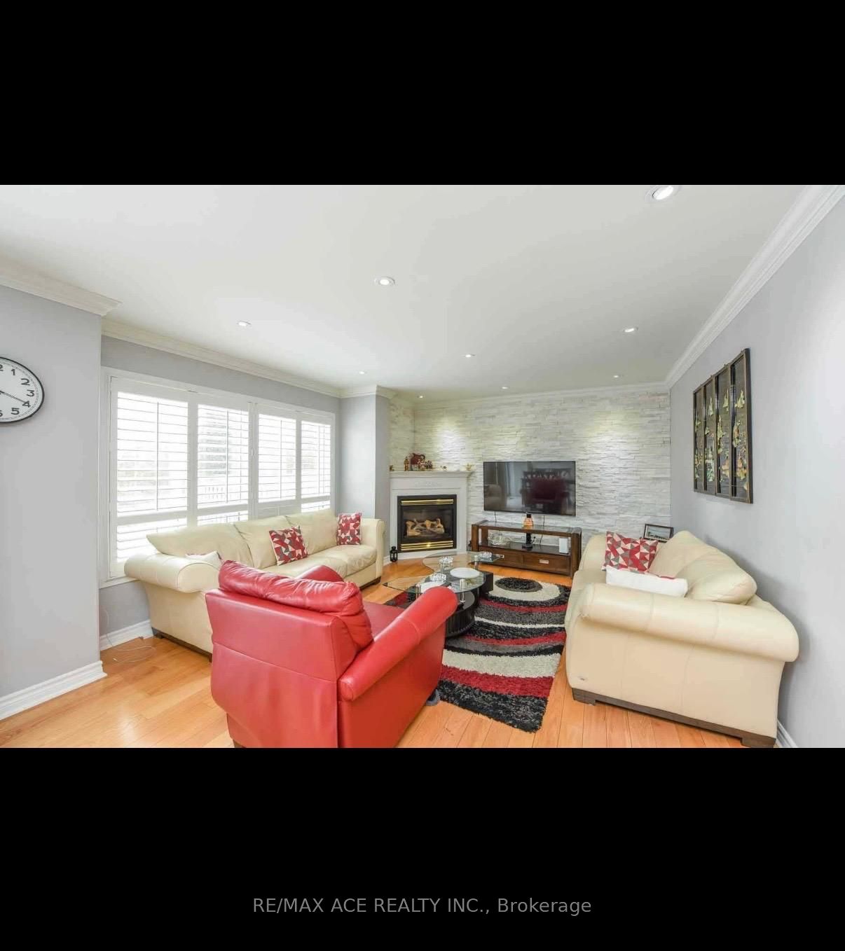 1079 Bluehorn Boulevard Main, Mississauga, ON L5V 2J9 photo 4