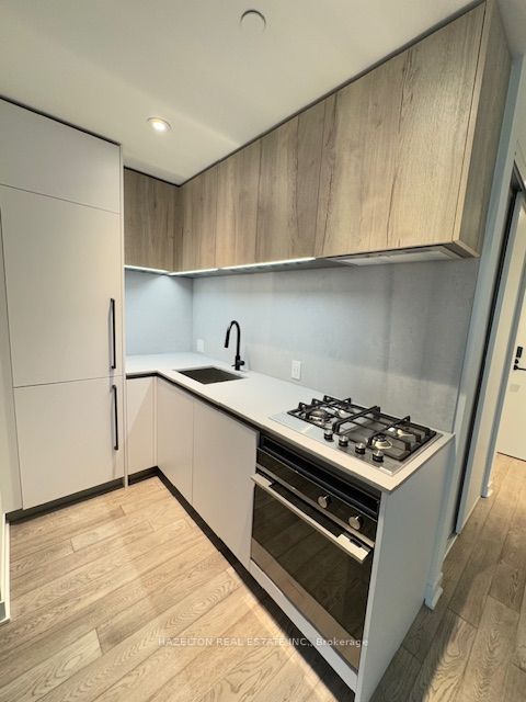 2625 Dundas Street W 413, Toronto, ON M6P 0C5 photo 2
