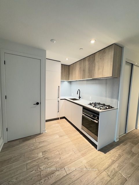 2625 Dundas Street W 413, Toronto, ON M6P 0C5 photo 3
