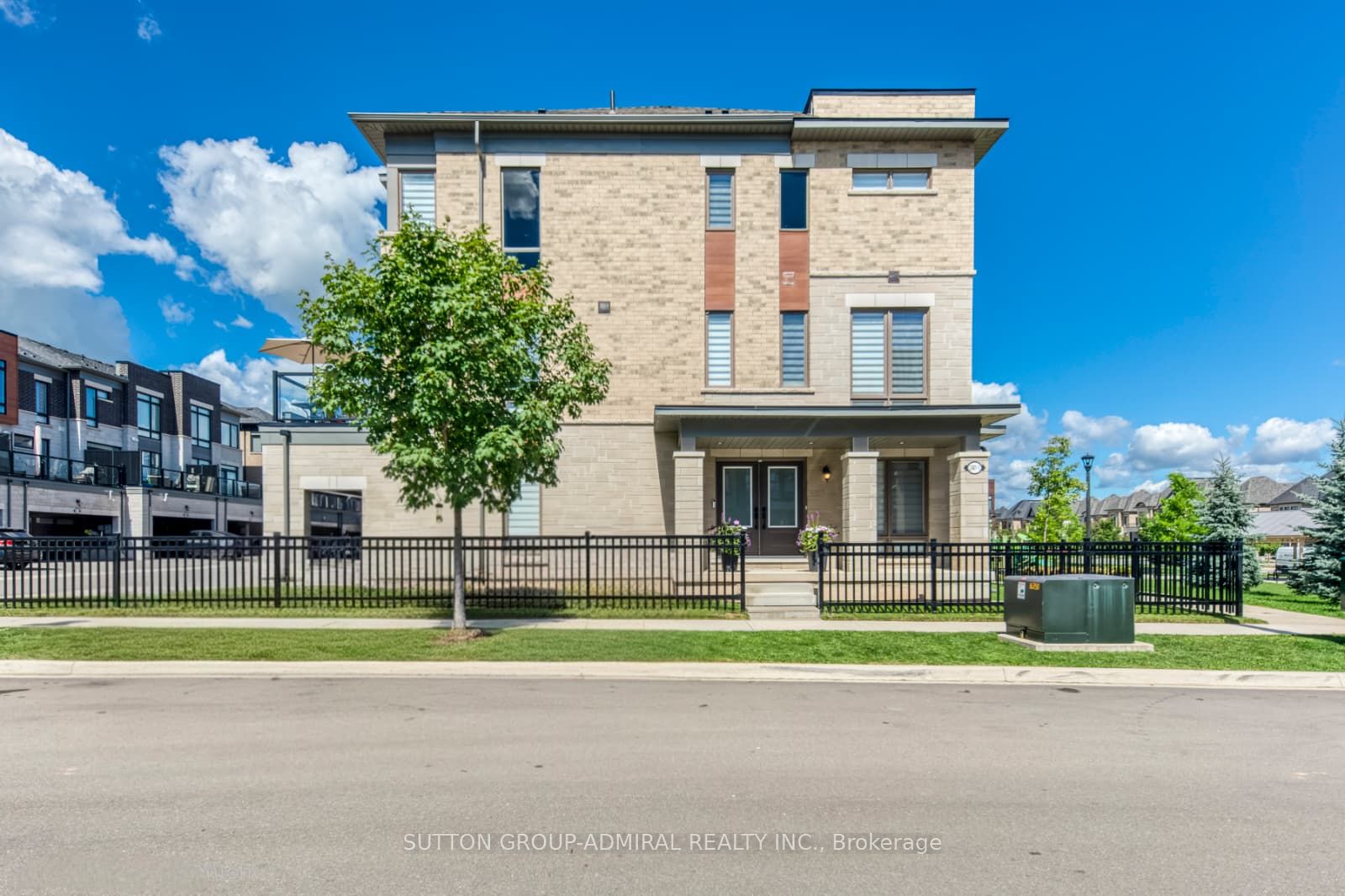 2481 Badger Crescent 1, Oakville, ON L6M 5M1