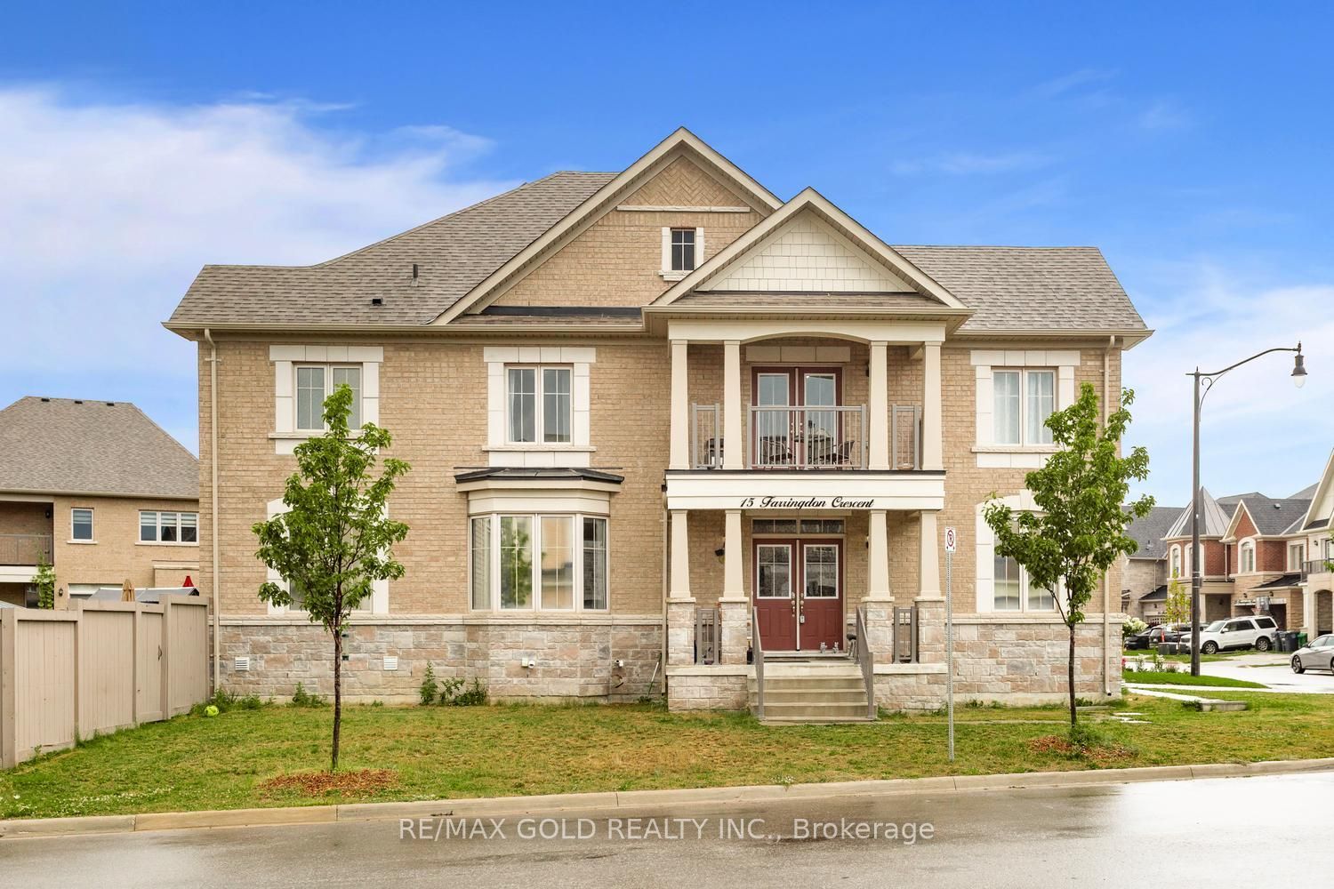 15 Farringdon Crescent, Brampton, ON L7A 4Z5 photo 2