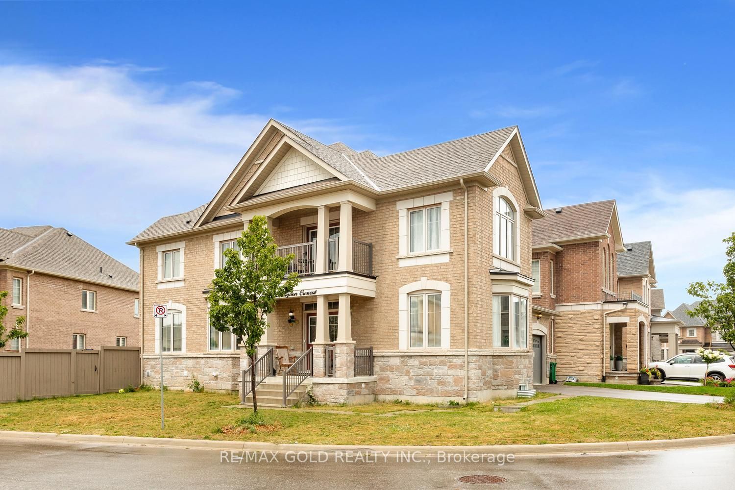 15 Farringdon Crescent, Brampton, ON L7A 4Z5 photo 3