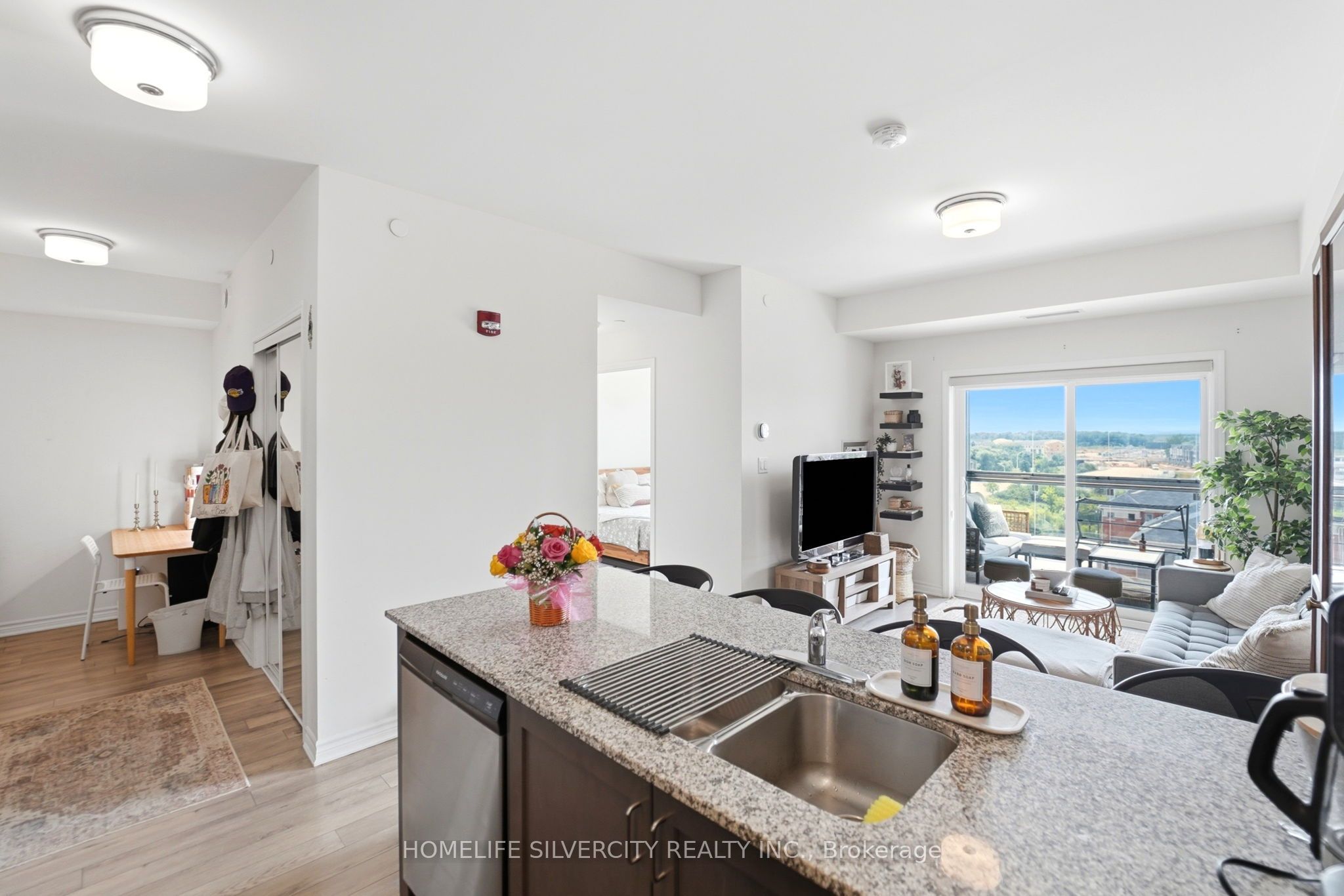 200 Lagerfeld Drive 604, Brampton, ON L7A 5G5 photo 2