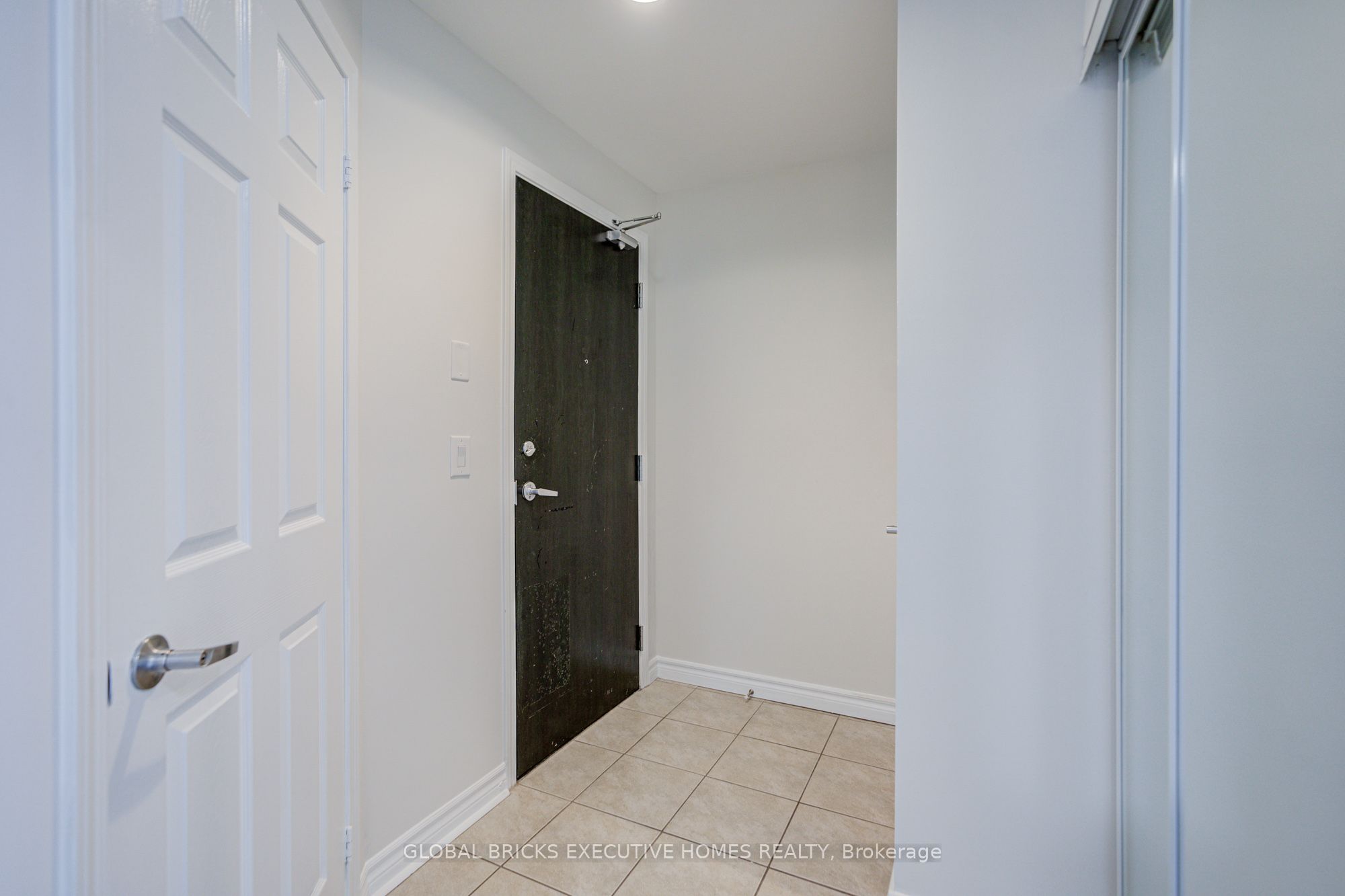 388 Prince of Wales Drive 2911, Mississauga, ON L5B 0A1 photo 4