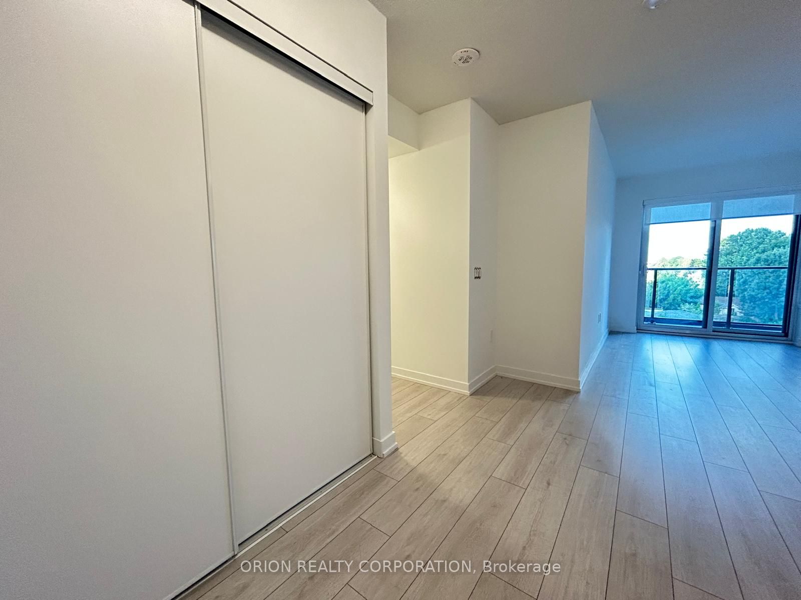 556 Marlee Avenue 403, Toronto, ON M6B 0B1 photo 2