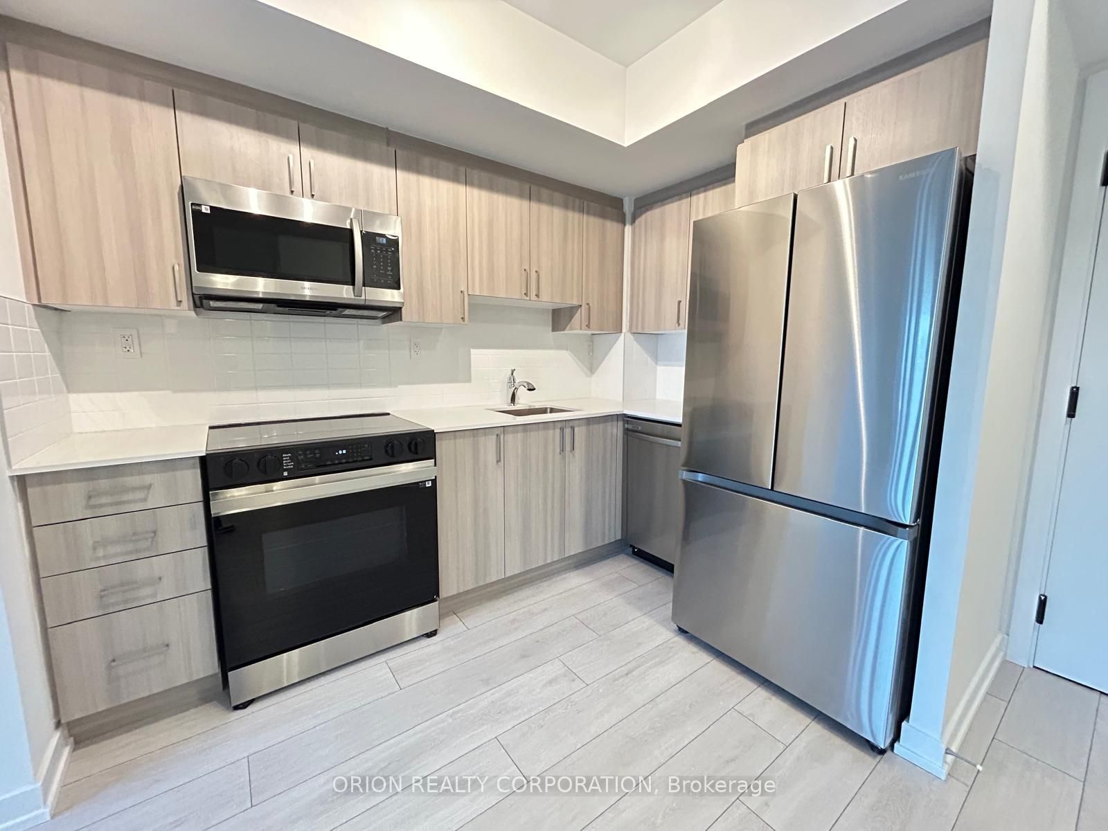 556 Marlee Avenue 403, Toronto, ON M6B 0B1 photo 3