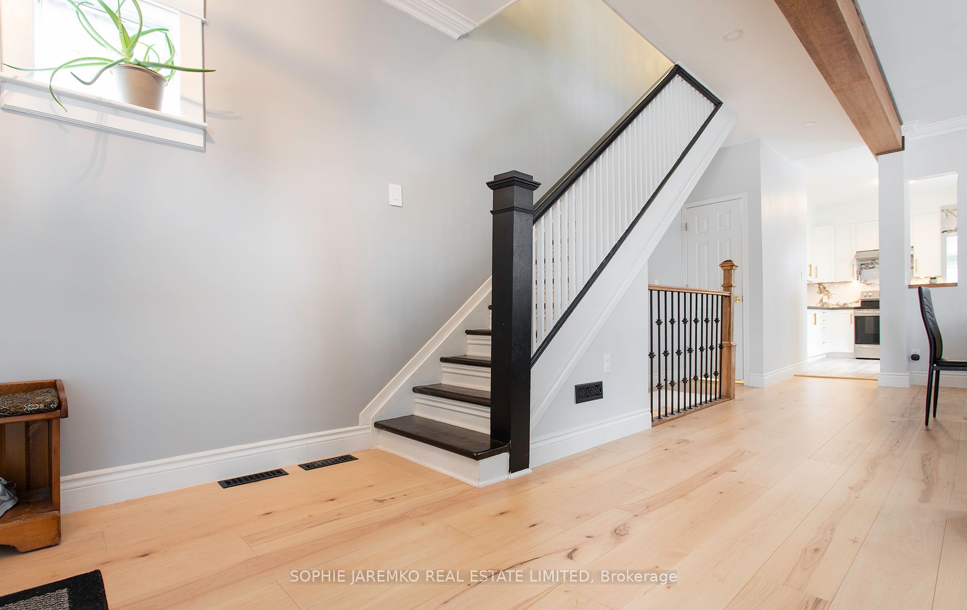 144 Eileen Avenue, Toronto, ON M6N 1W1 photo 4