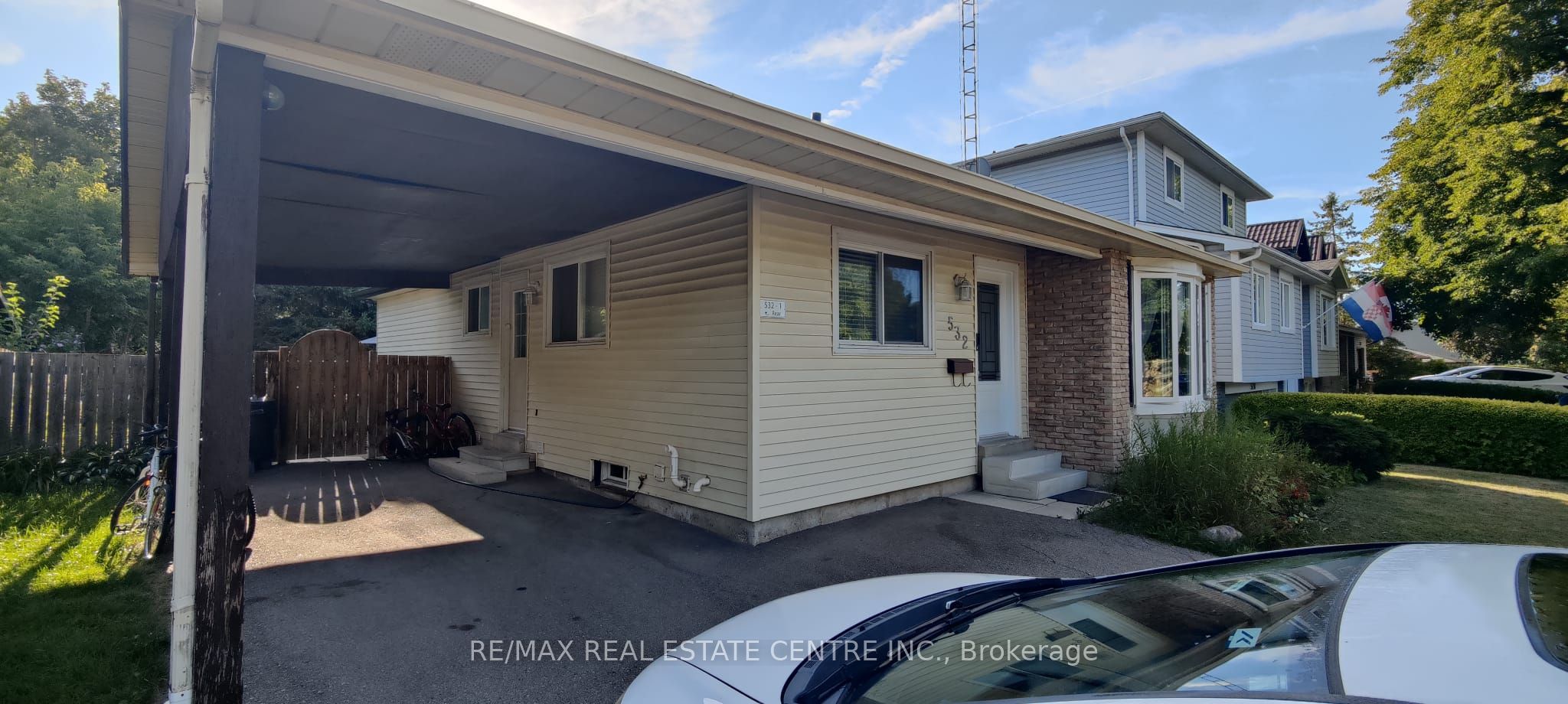 532 WOODWARD Avenue Main Floor Only, Milton, ON L9T 3B8