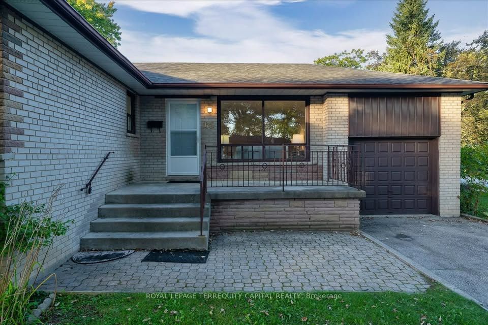 65 Glenmanor Drive Lower, Oakville, ON L6K 2B3 photo 2