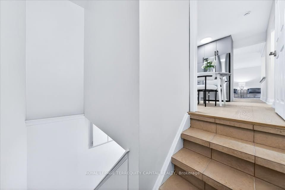 65 Glenmanor Drive Lower, Oakville, ON L6K 2B3 photo 5