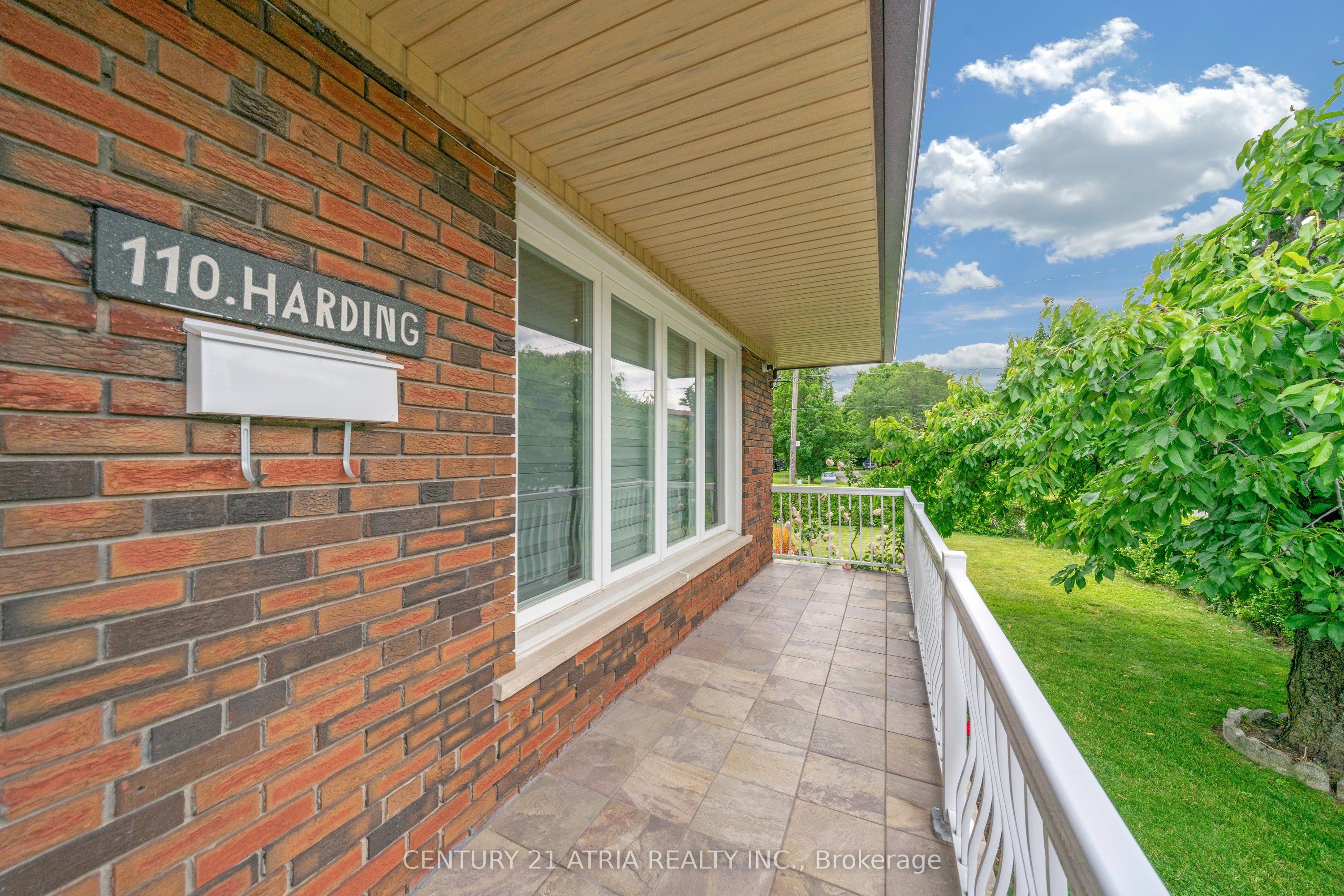 110 Harding Avenue, Toronto, ON M6M 3A6 photo 4