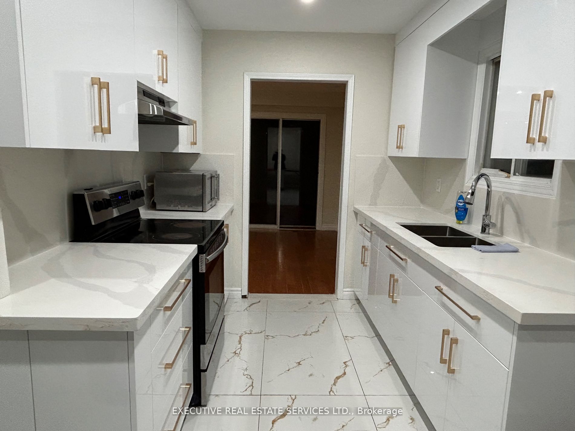 90 Primrose Crescent, Brampton, ON L6Z 1E3 photo 4