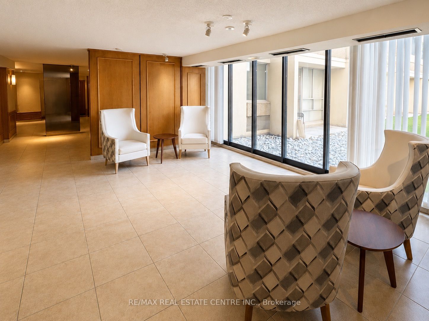 1300 Marlborough Court 516, Oakville, ON L6H 2S2 photo 4