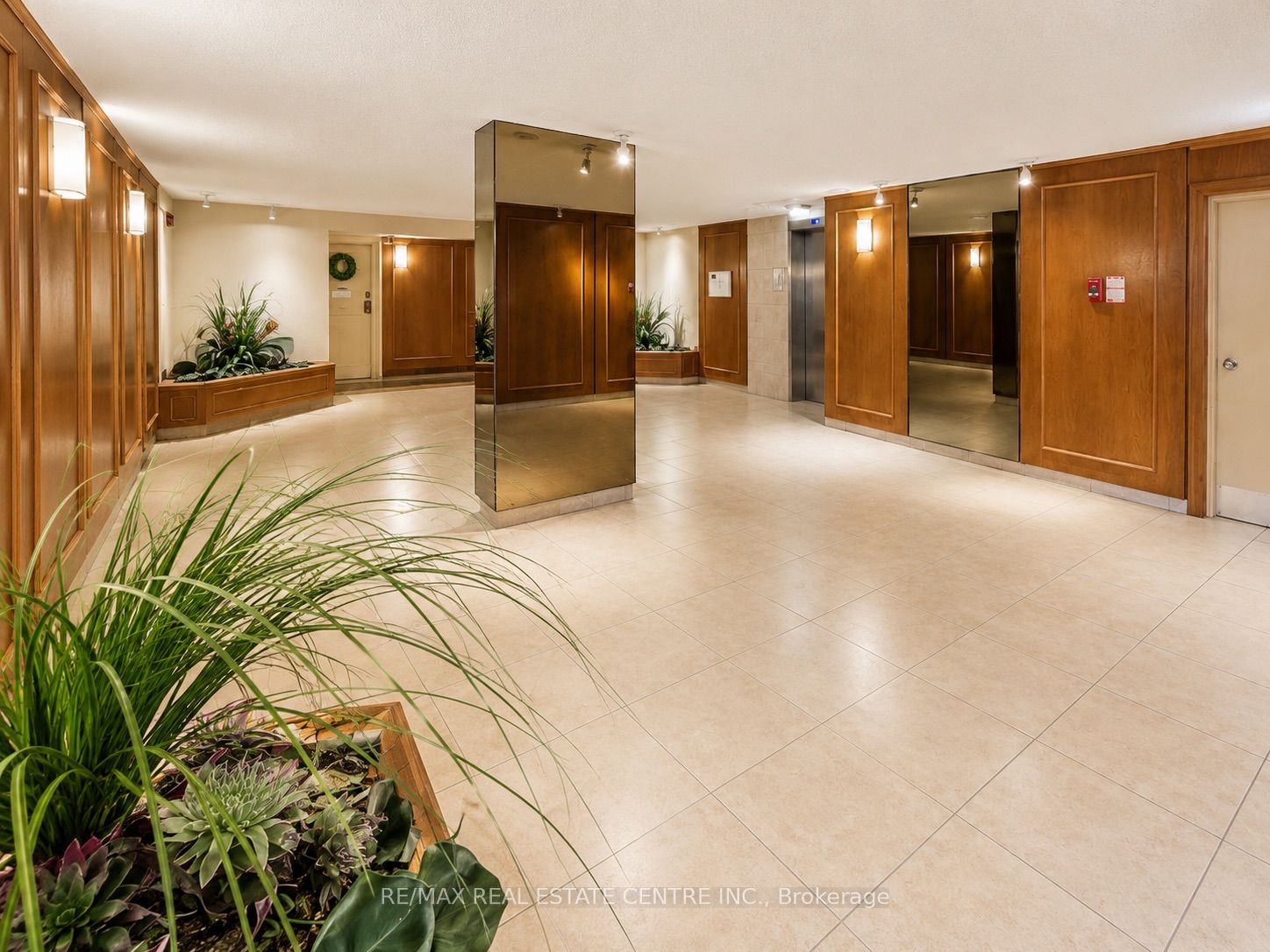 1300 Marlborough Court 516, Oakville, ON L6H 2S2 photo 5