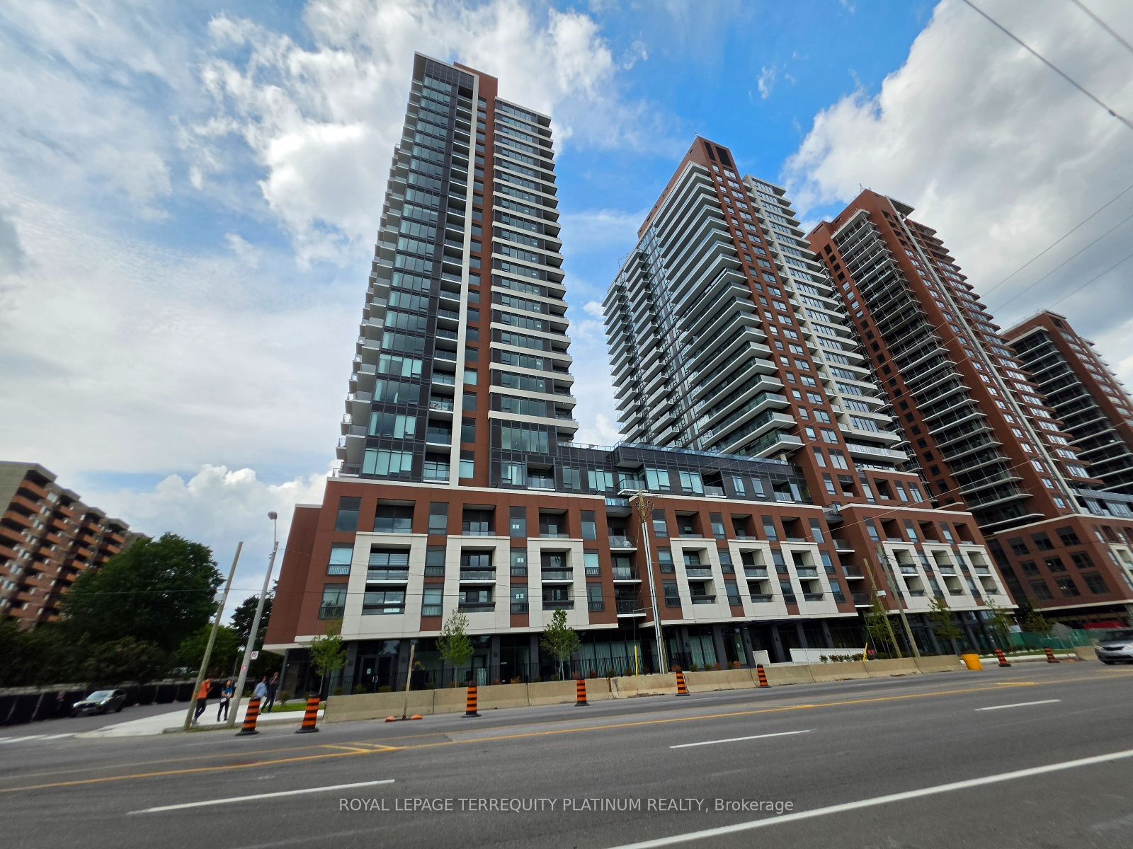 4010 Eglinton Avenue W 1721, Toronto, ON M9A 0G5 photo 3