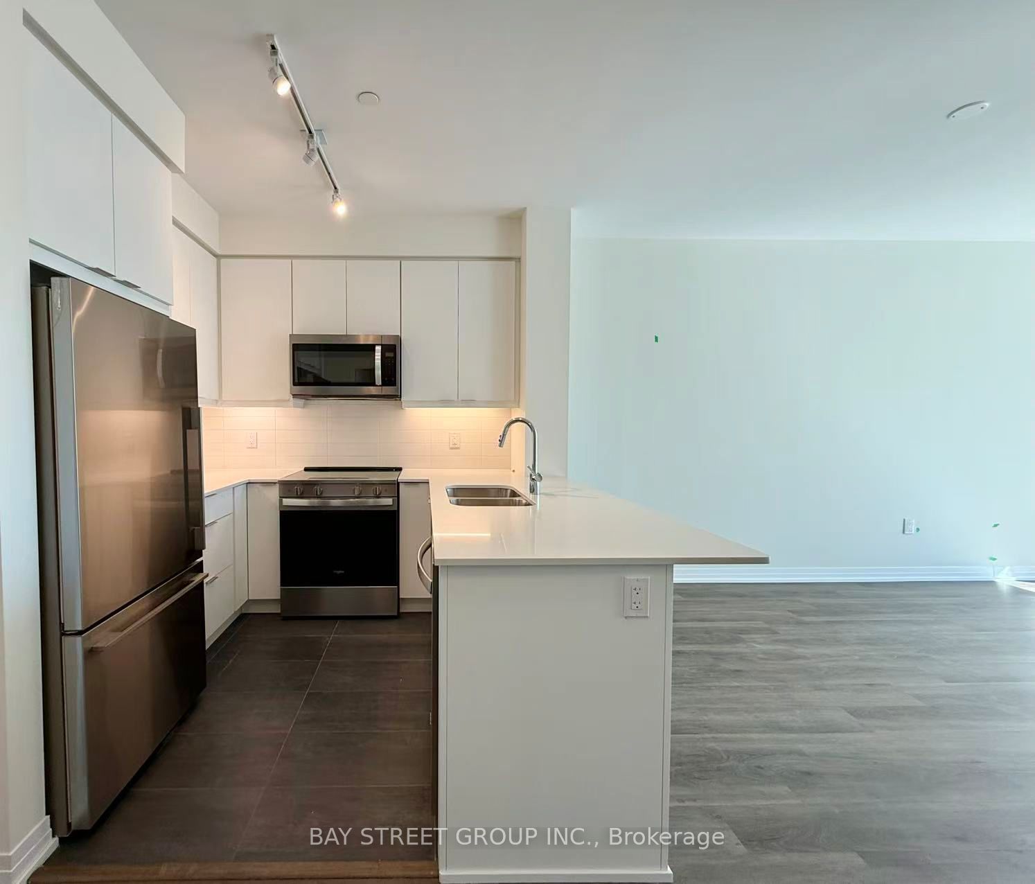 15 Watergarden Drive 606, Mississauga, ON L5R 0H4 photo 2