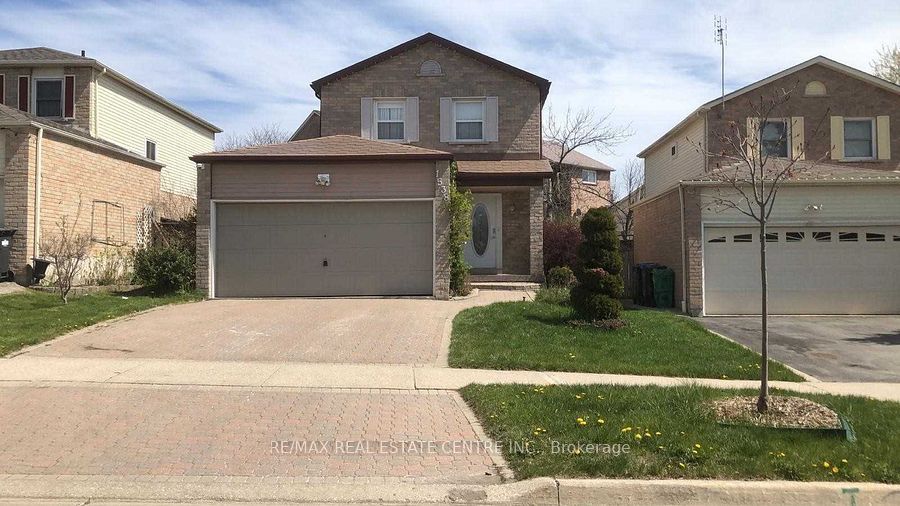 1538 Cuthbert Avenue, Mississauga, ON L5M 3R5