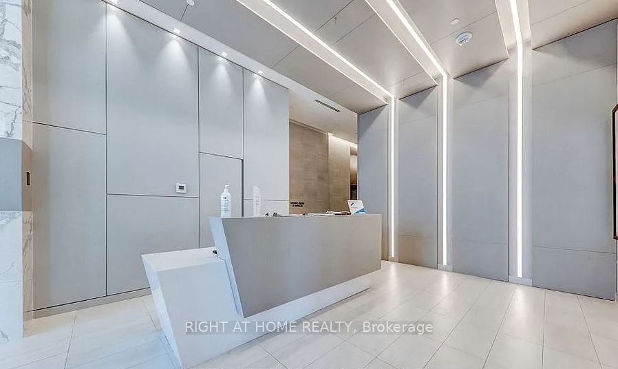30 Samuel Wood Way 904, Toronto, ON M9B 0C9 photo 3