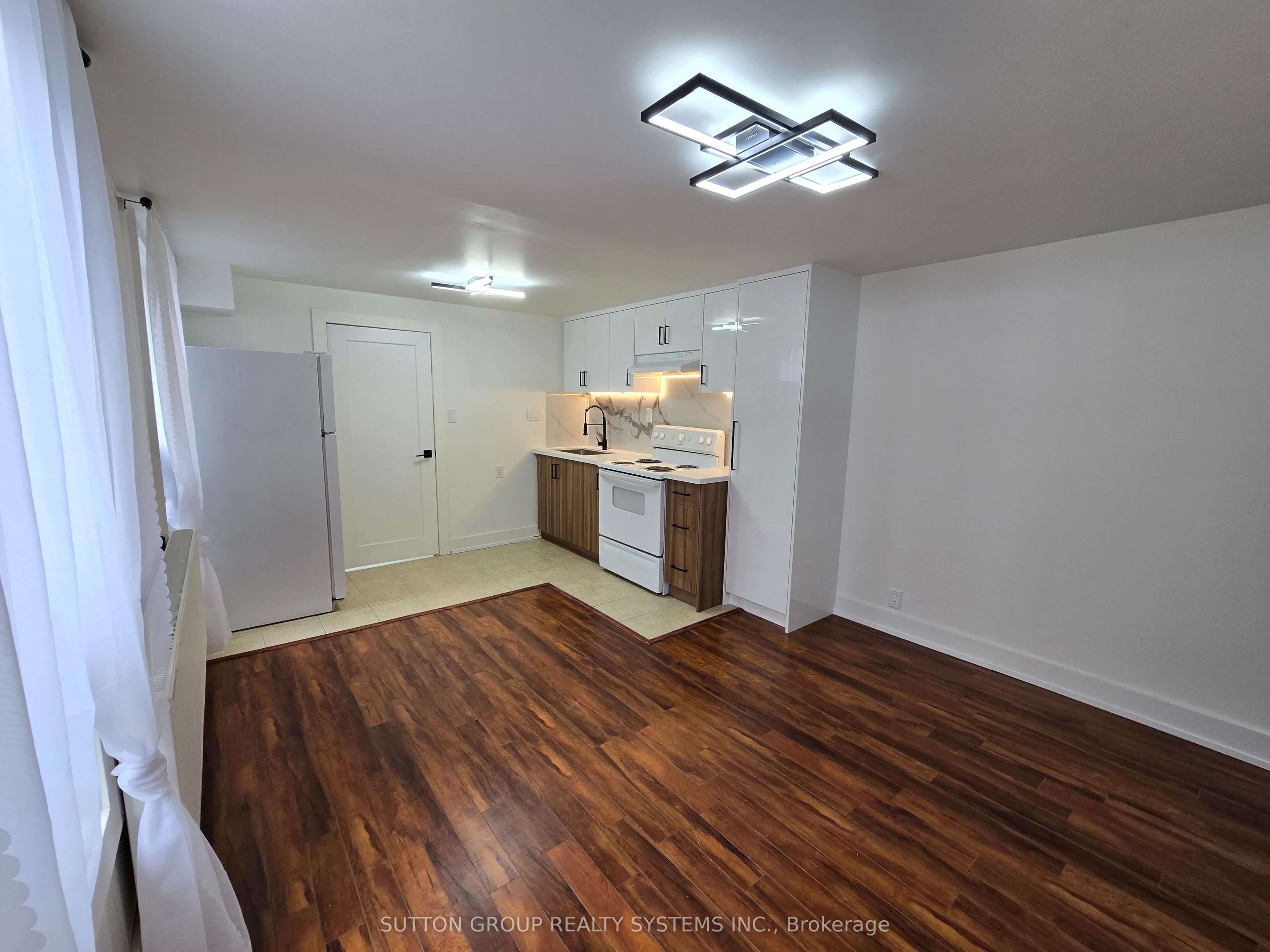 2886 Lake Shore Boulevard W 1, Toronto, ON M8V 1J1 photo 3