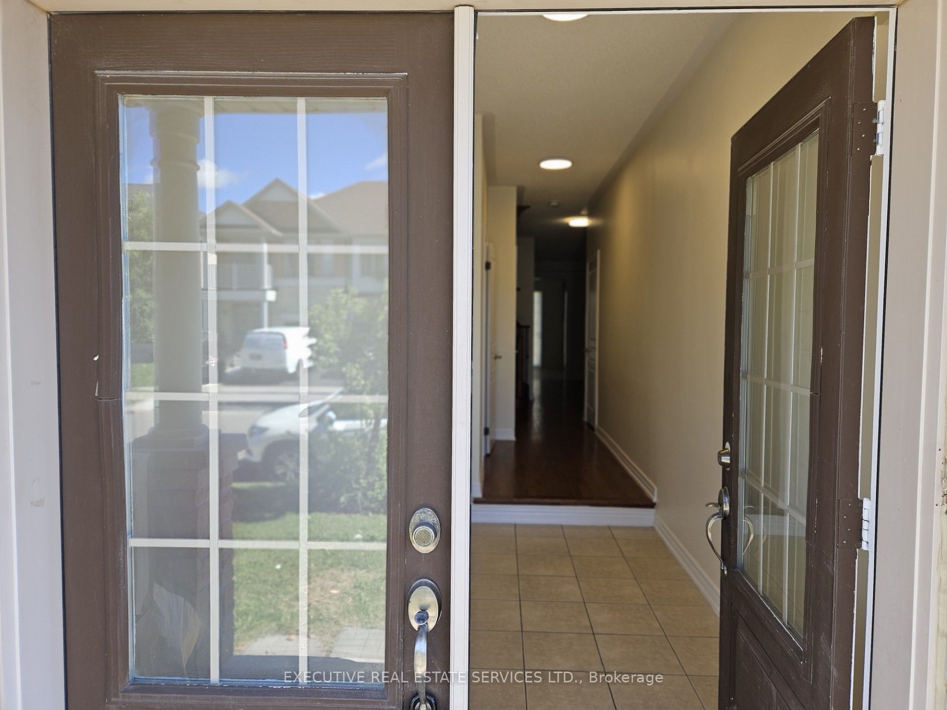 27 Durango Drive W, Brampton, ON L6X 2Z2 photo 2