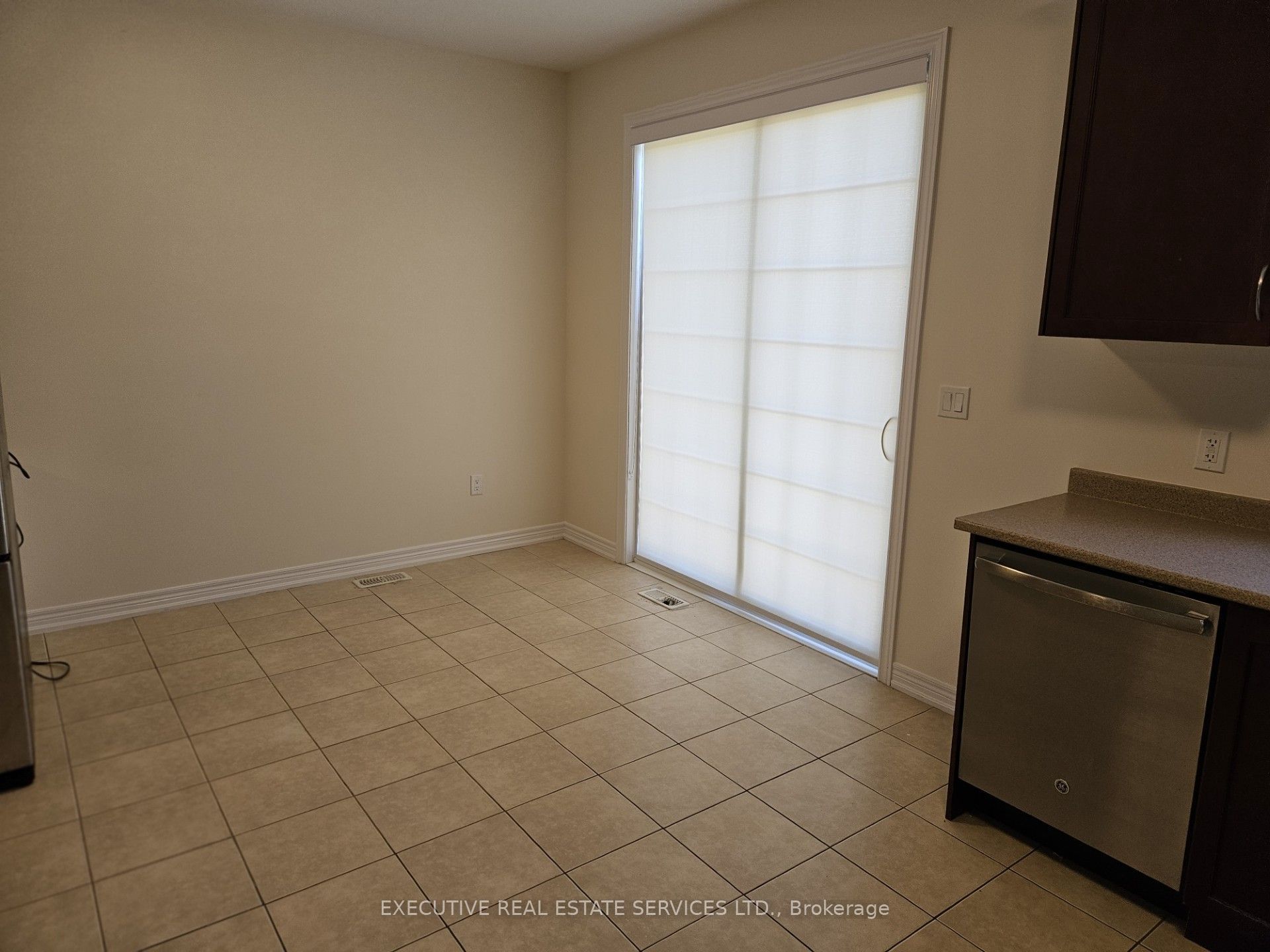 27 Durango Drive W, Brampton, ON L6X 2Z2 photo 4