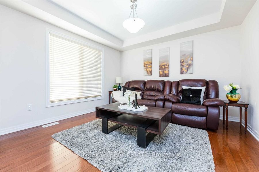 31 S Bleasdale Avenue S, Brampton, ON L7A 0P5 photo 2
