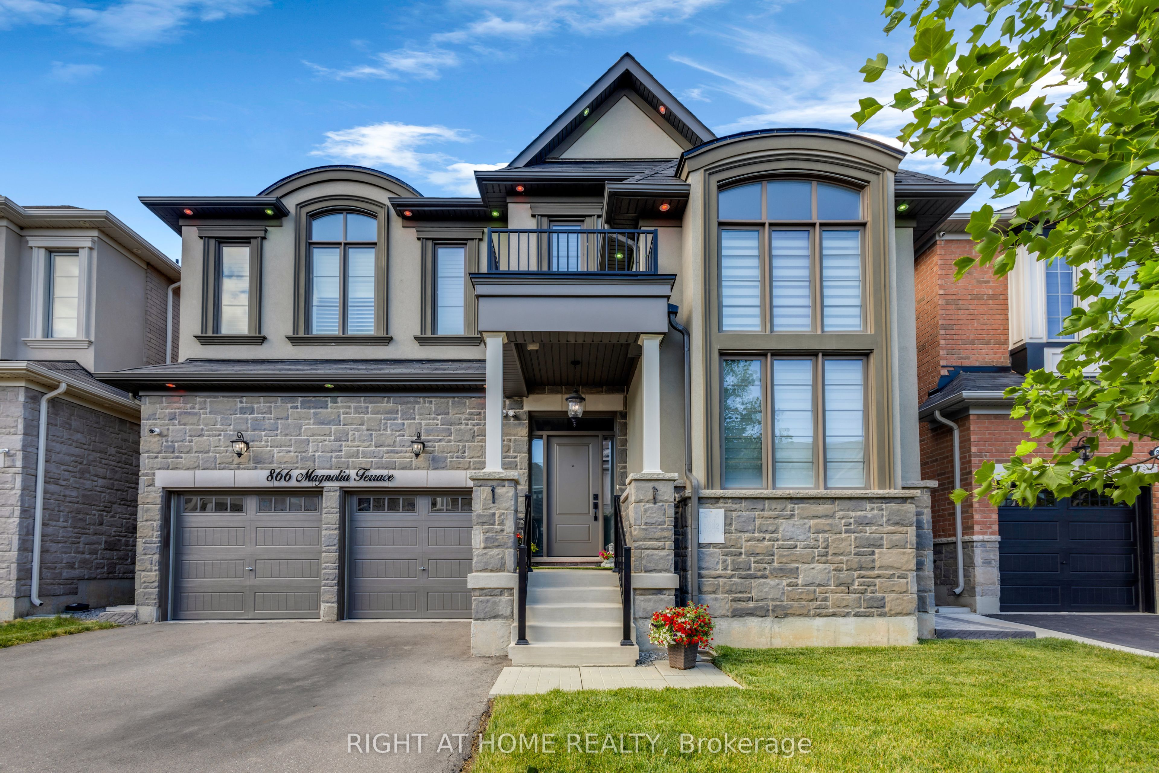 866 Magnolia Terrace Main, Milton, ON L9E 1R2
