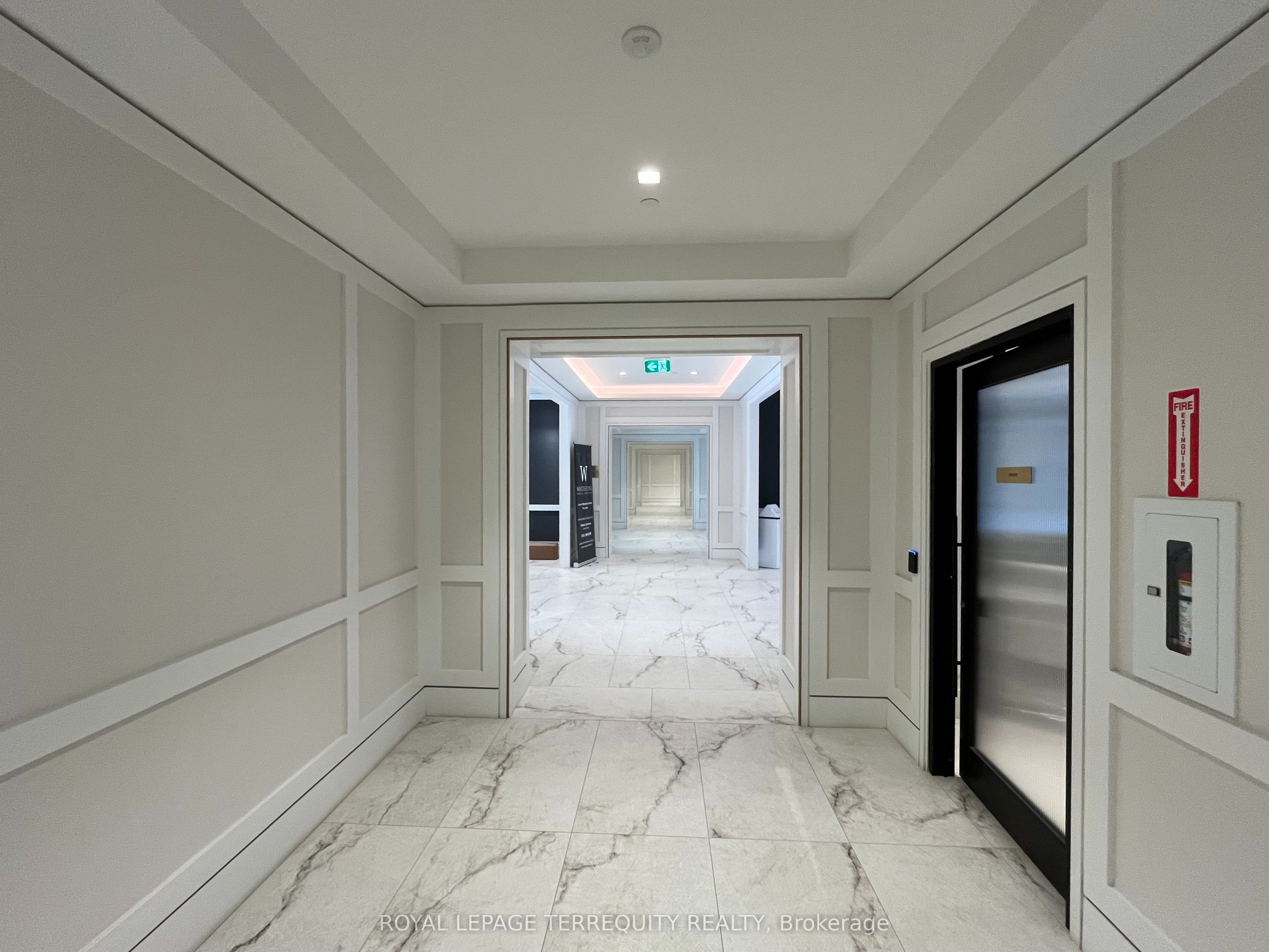 4010 Eglinton Avenue W 1015, Toronto, ON M9A 0G5 photo 3