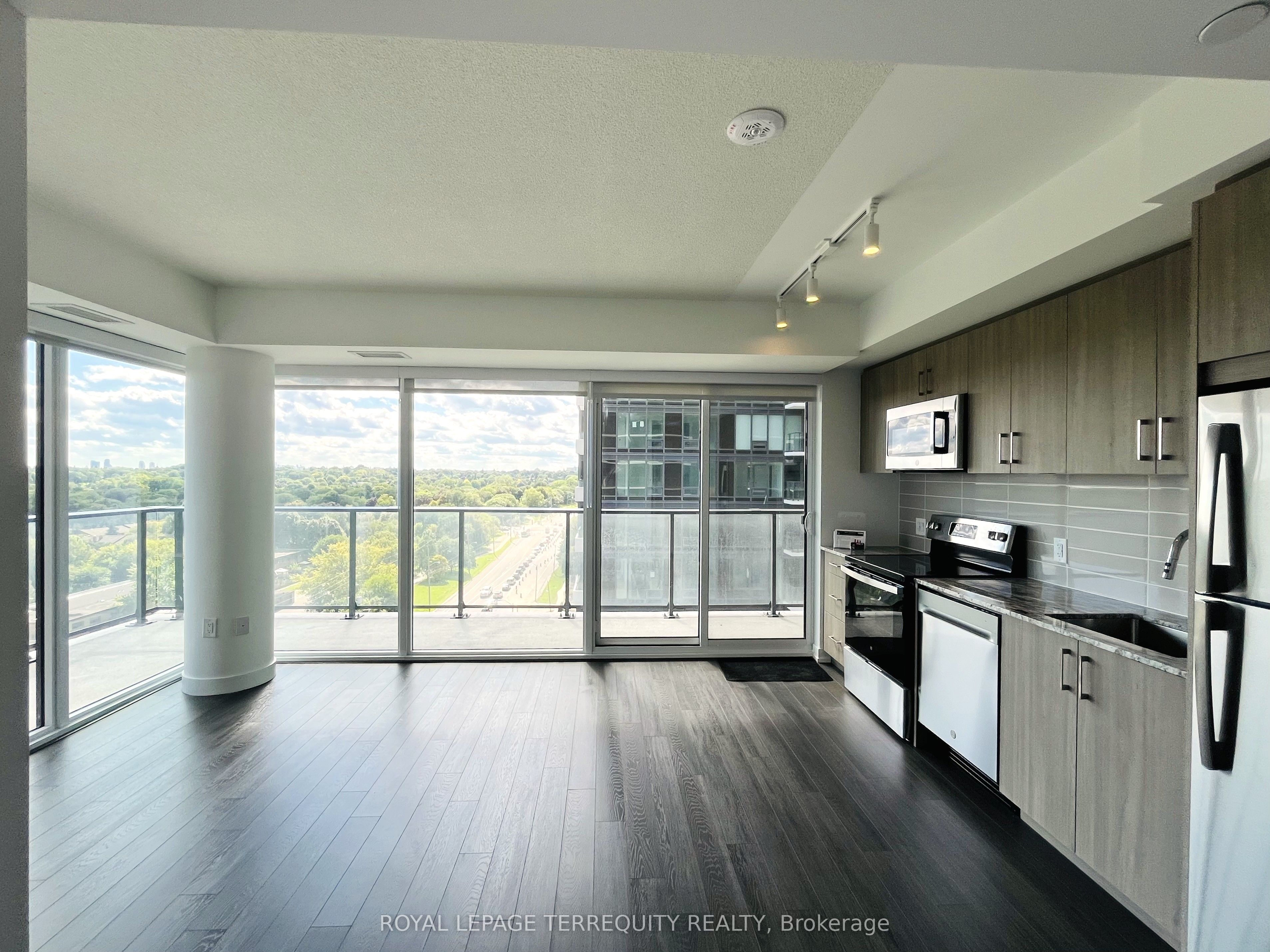 4010 Eglinton Avenue W 1015, Toronto, ON M9A 0G5 photo 5