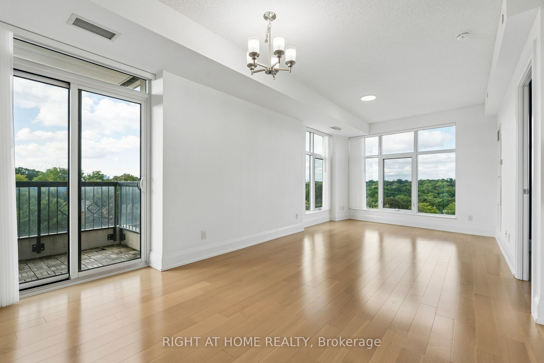 2 Old Mill Drive 717, Toronto, ON M6S 0A2
