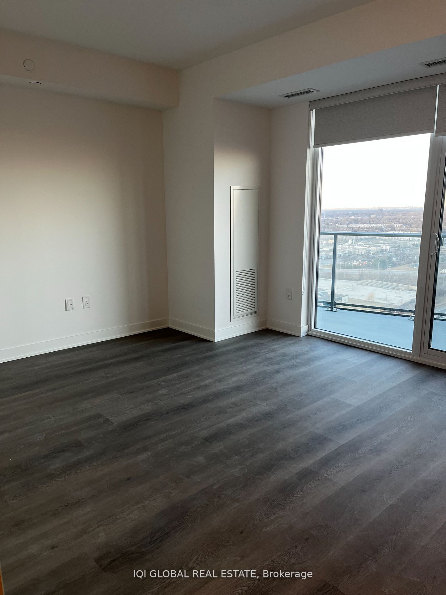 36 Zorra Street 1910, Toronto, ON M8Z 0G5