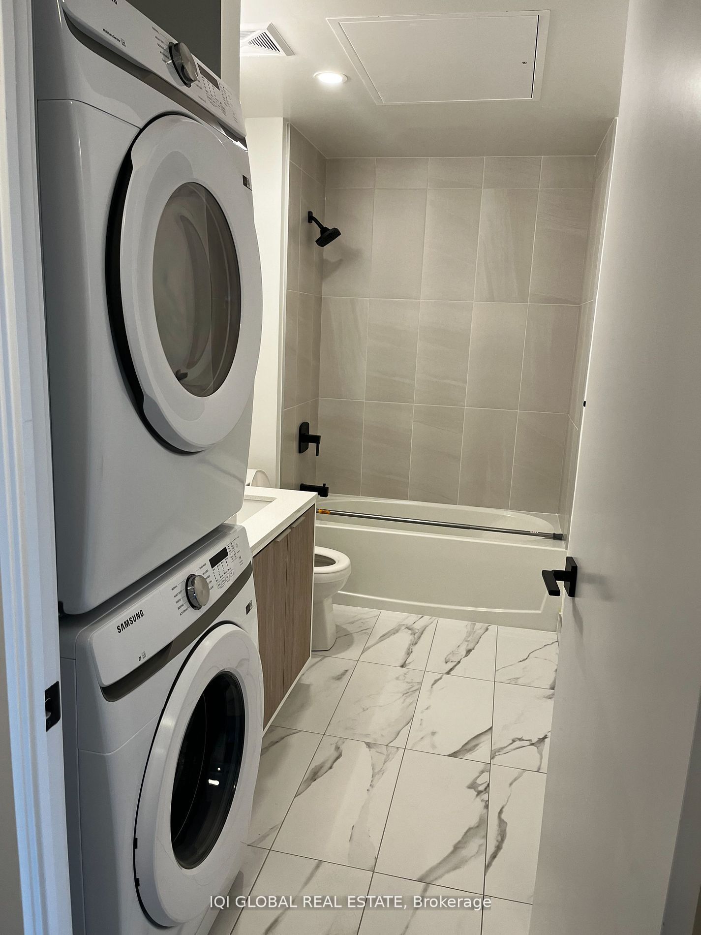 36 Zorra Street 1910, Toronto, ON M8Z 0G5 photo 3