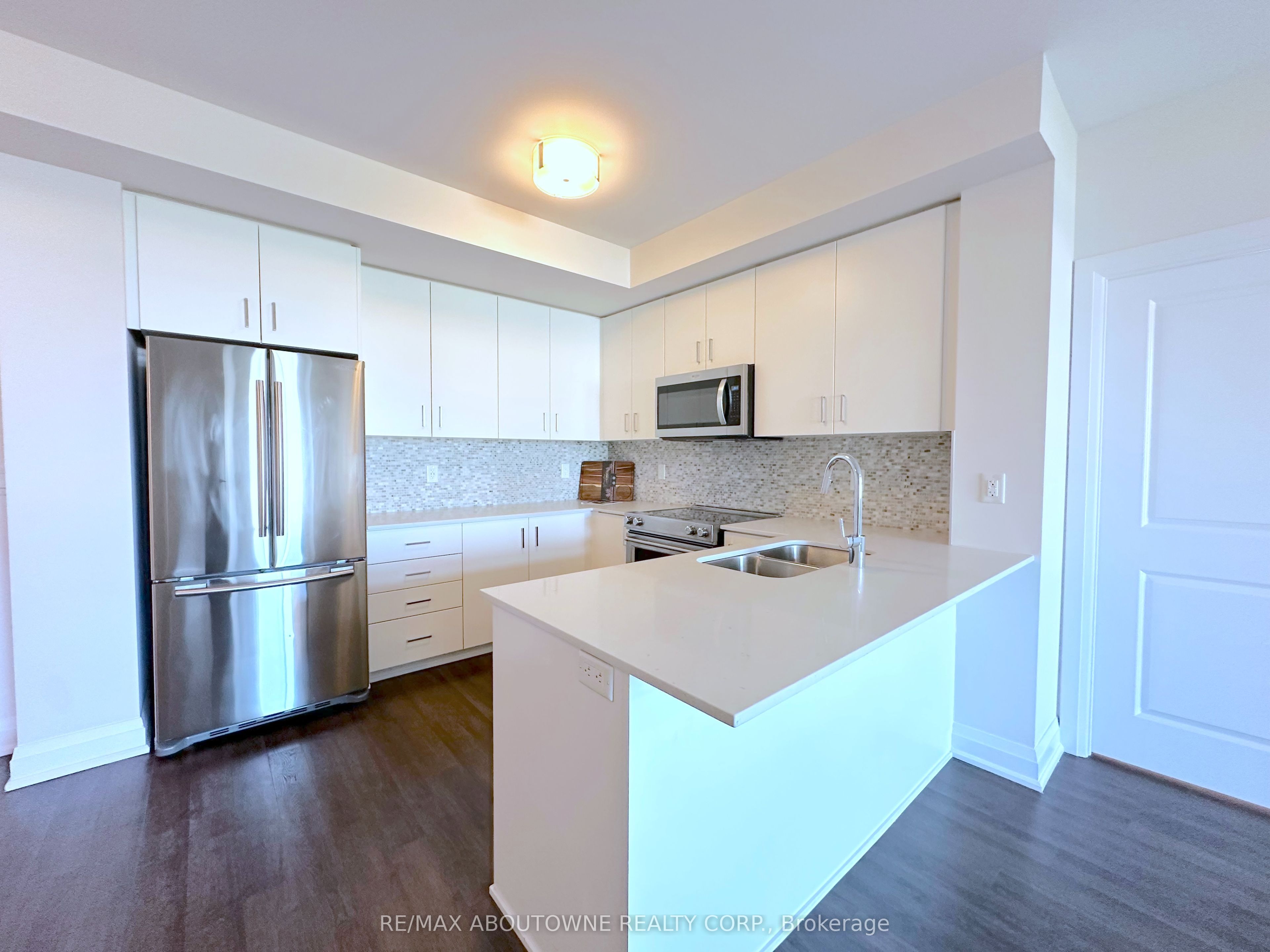 2333 Taunton Road 726, Oakville, ON L6H 0N5 photo 4