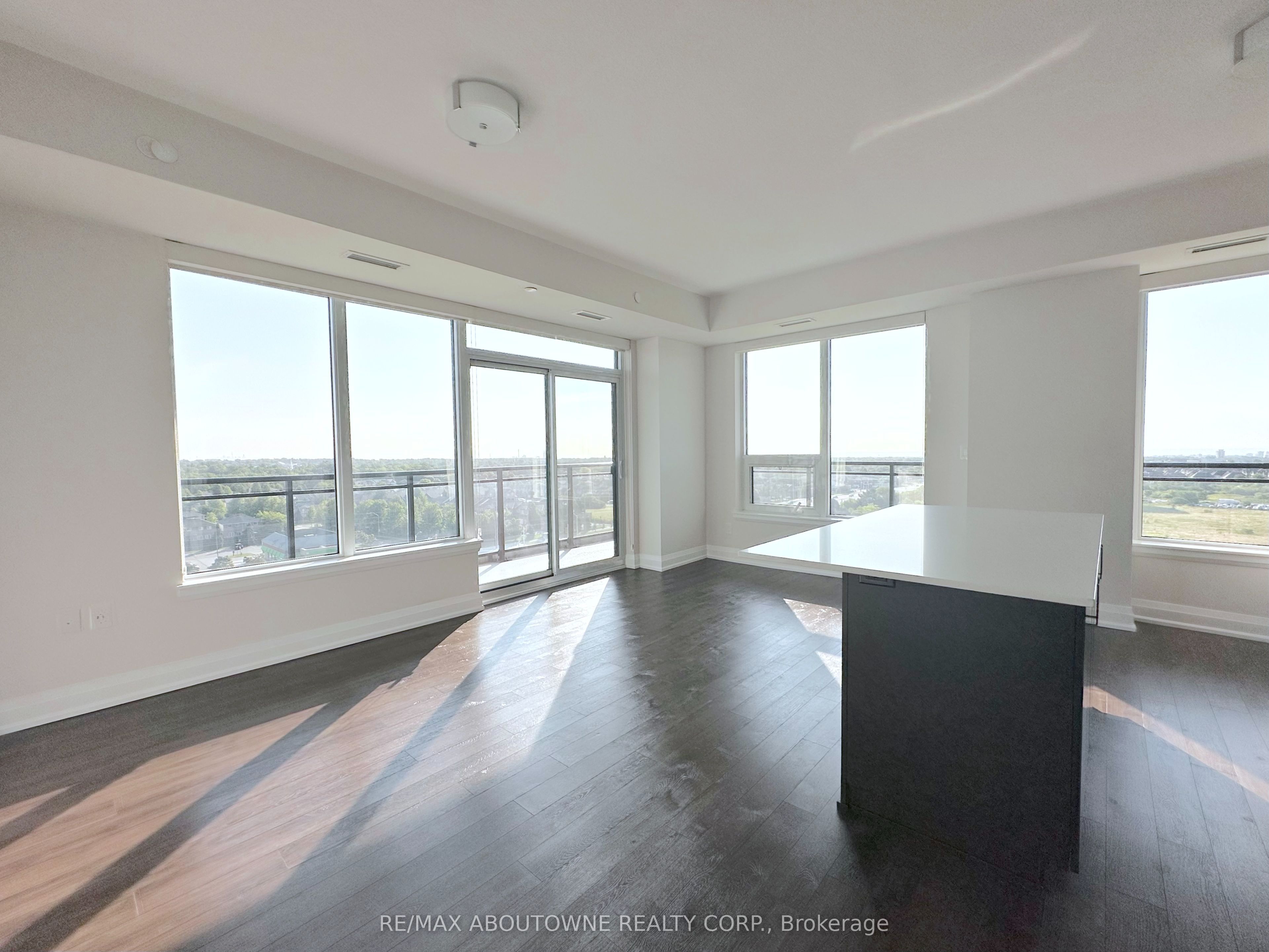 2333 Taunton Road 1006, Oakville, ON L6H 0N5 photo 2