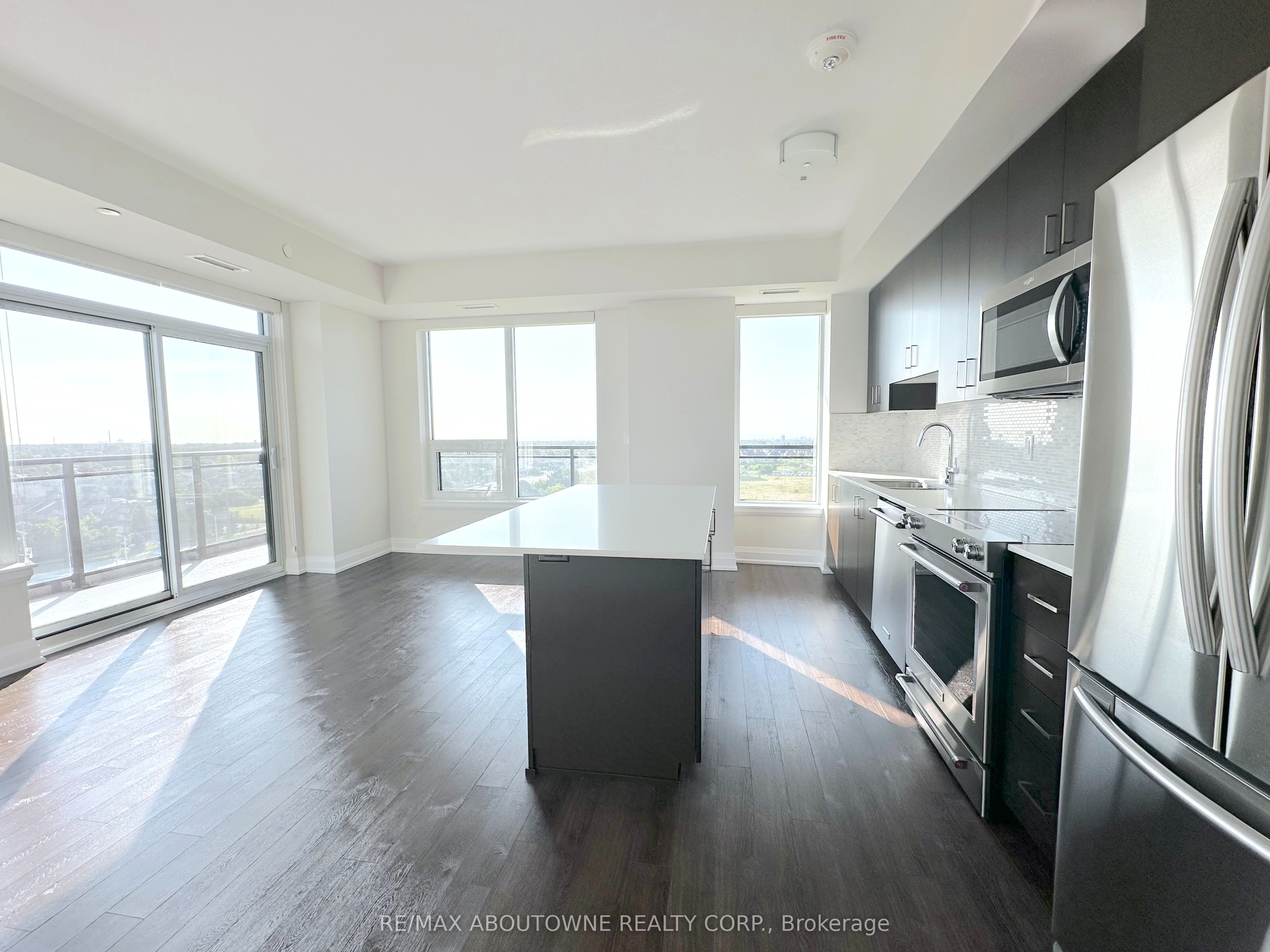 2333 Taunton Road 1006, Oakville, ON L6H 0N5 photo 3
