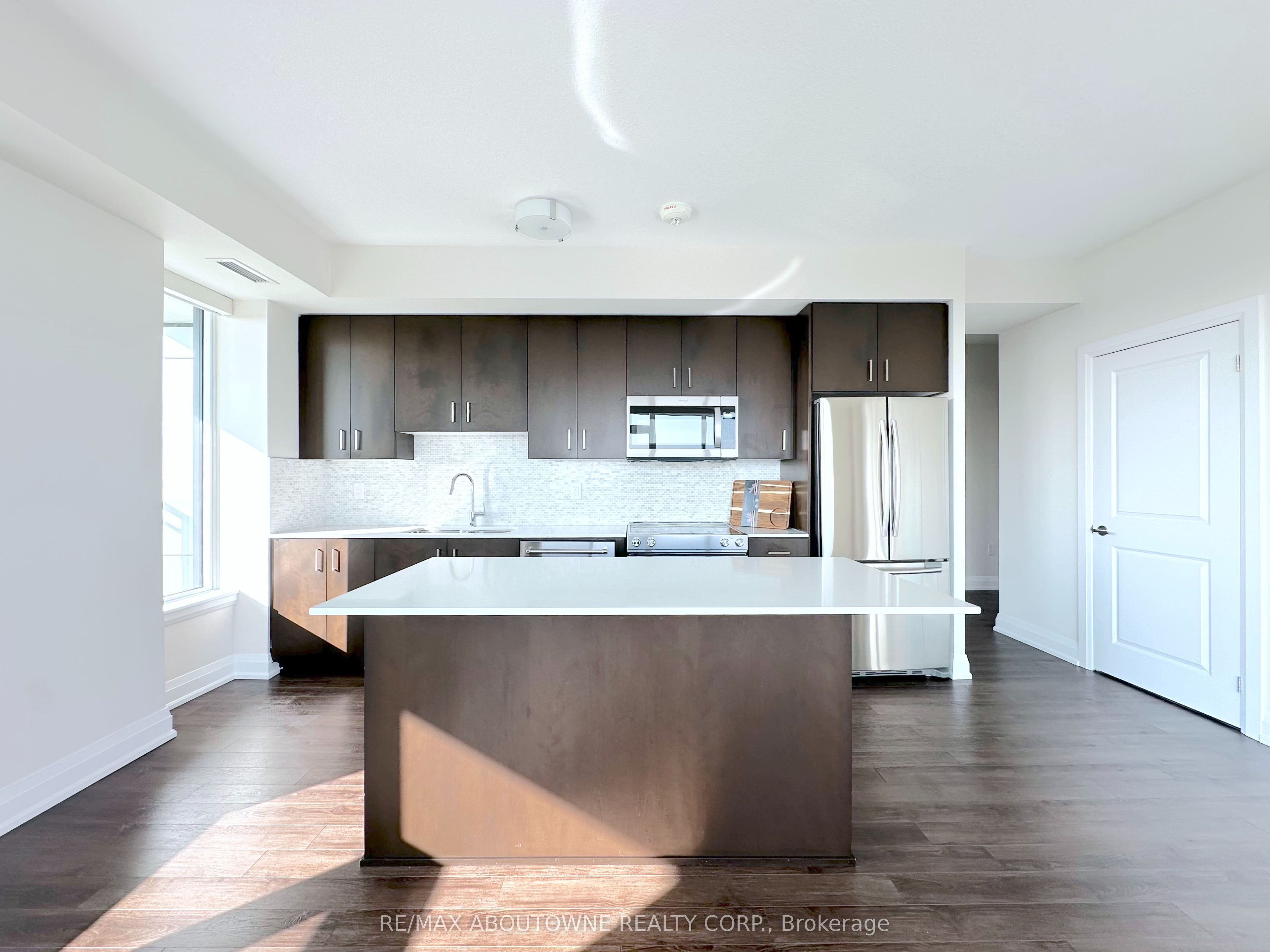 2333 Taunton Road 1006, Oakville, ON L6H 0N5 photo 5