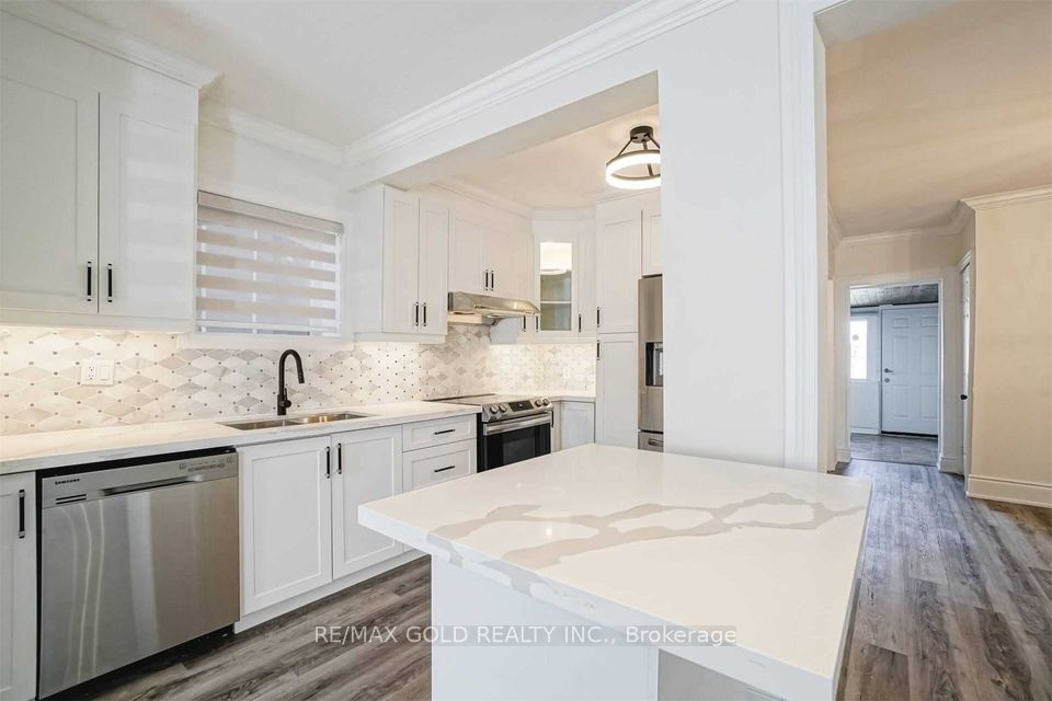 4 Adamson Street S, Halton Hills, ON L0P 0A2 photo 3