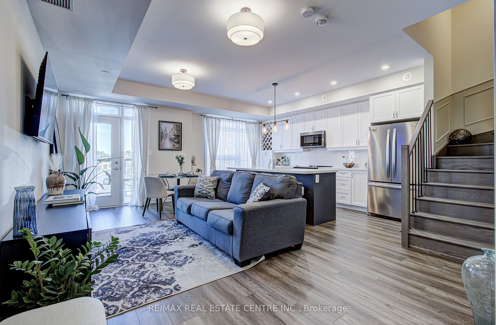 1569 Rose Way 116, Milton, ON L9E 1N4