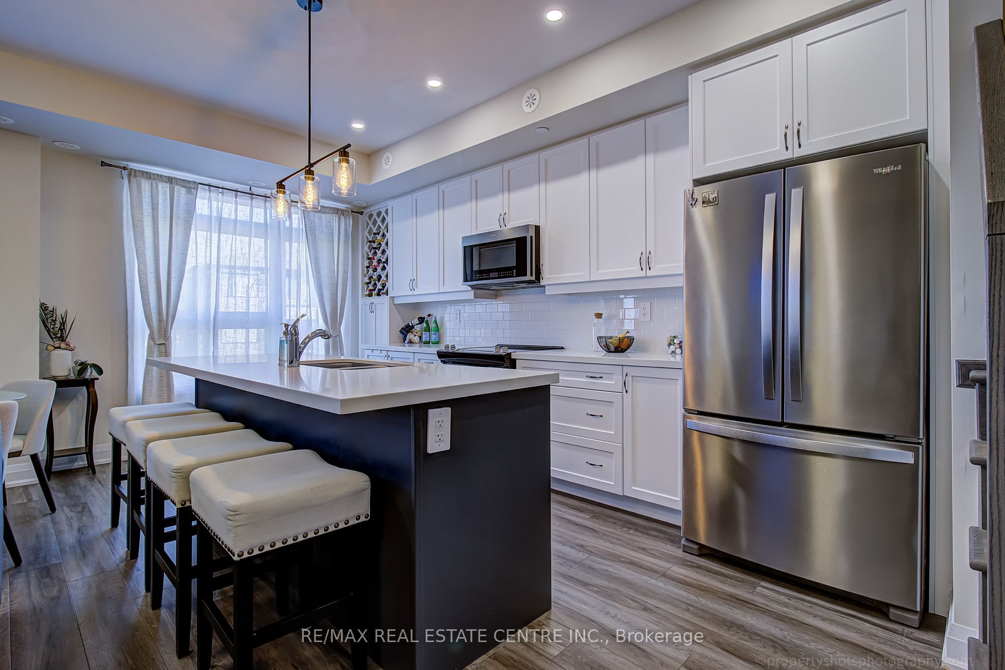 1569 Rose Way 116, Milton, ON L9E 1N4 photo 3