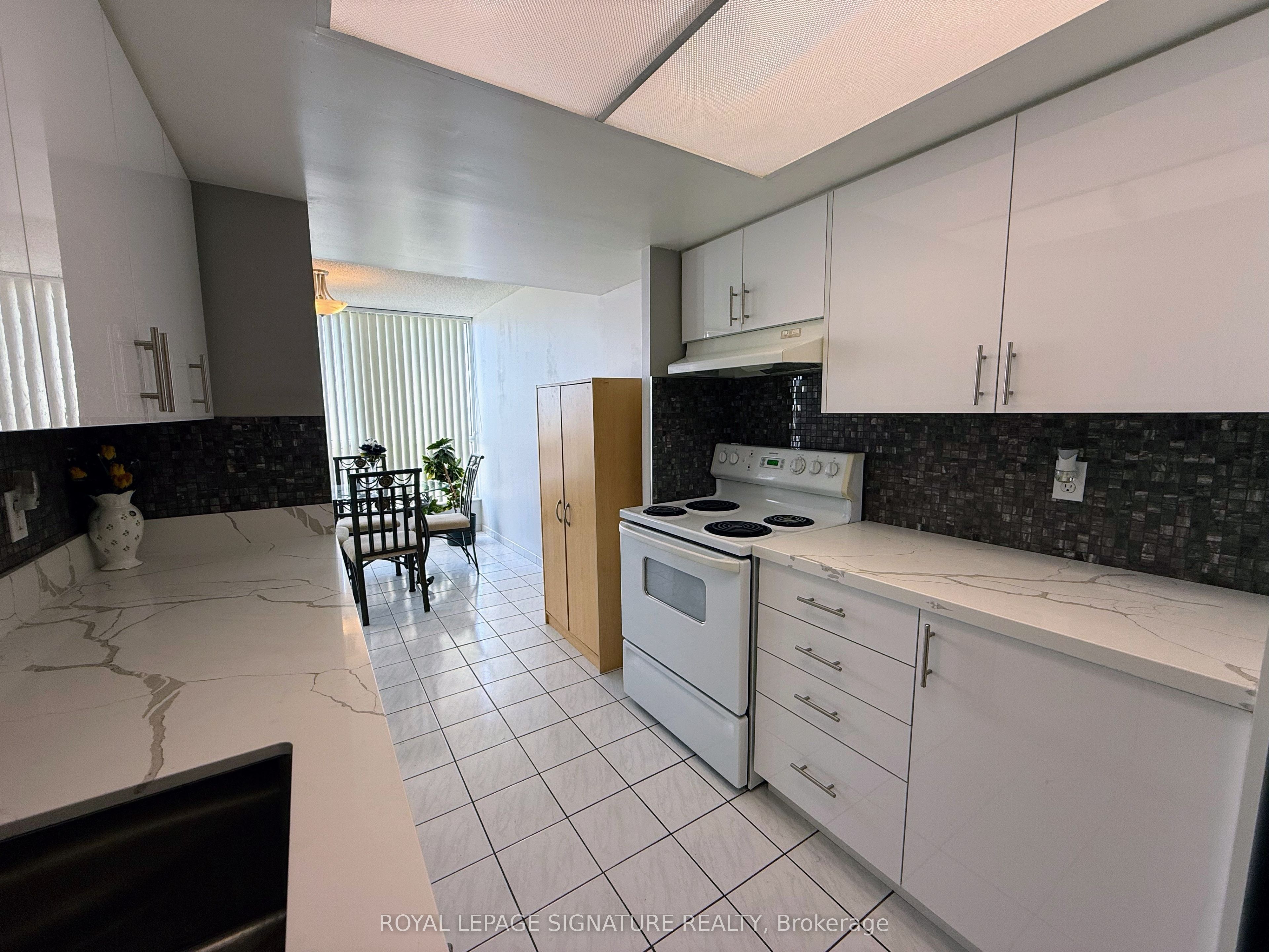 3 Rowntree Road 407, Toronto, ON M9V 5G8 photo 5