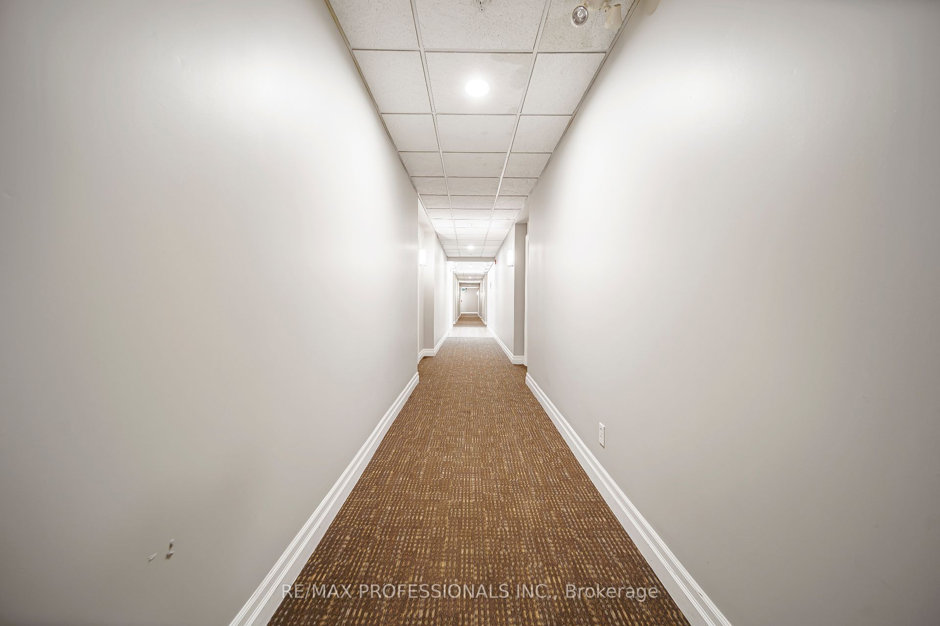 3531 Lake Shore Boulevard W 211, Toronto, ON M8W 1P4 photo 5