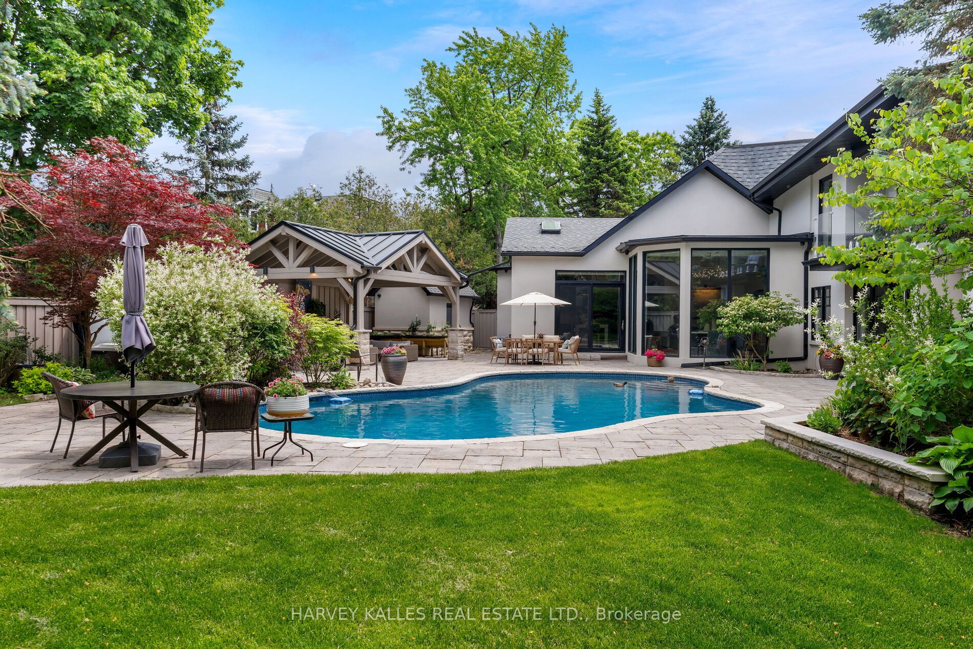 66 Thorncrest Road, Toronto, ON M9A 1S9 photo 2
