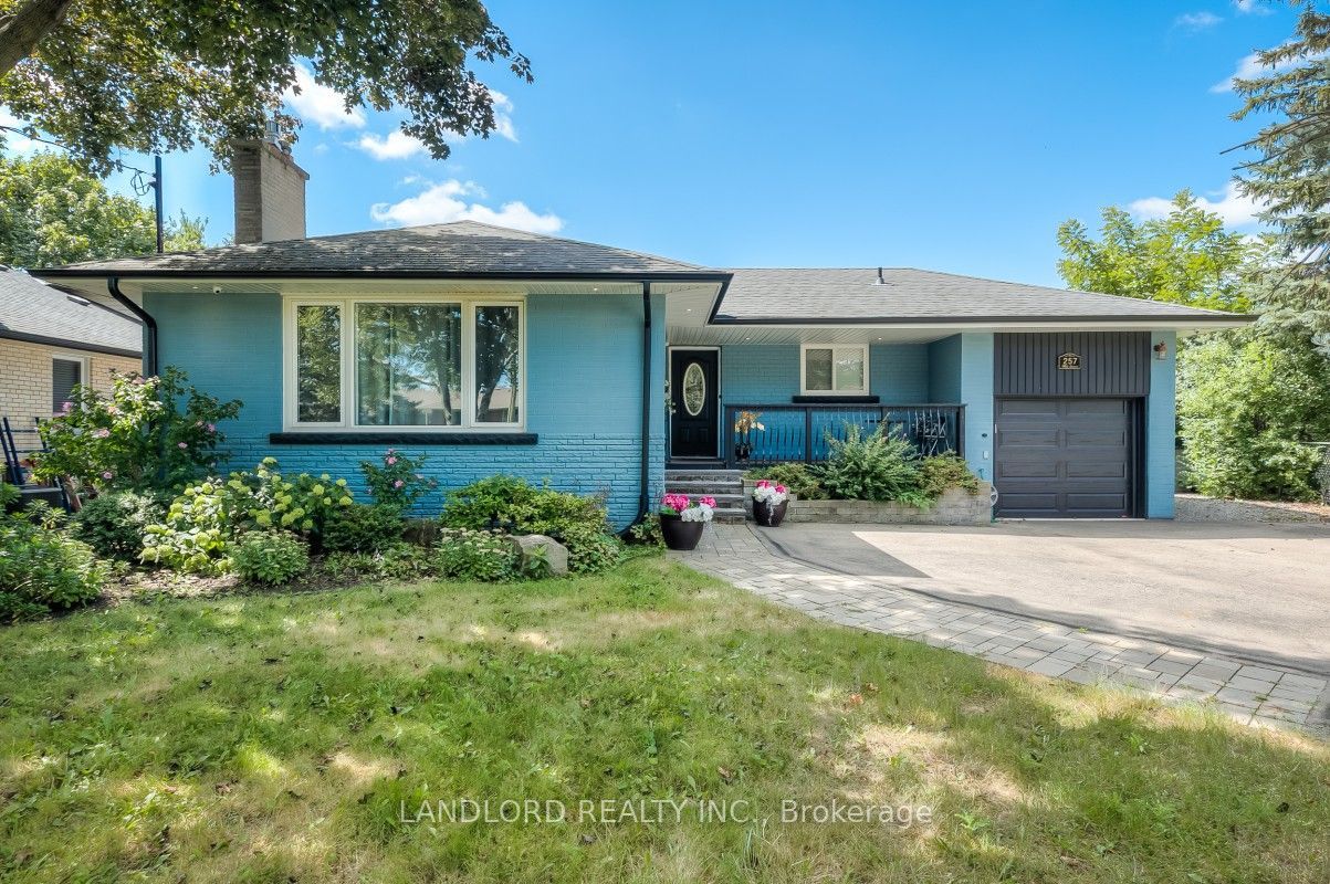 257 Wales Crescent Main, Oakville, ON L6L 3X8 photo 2