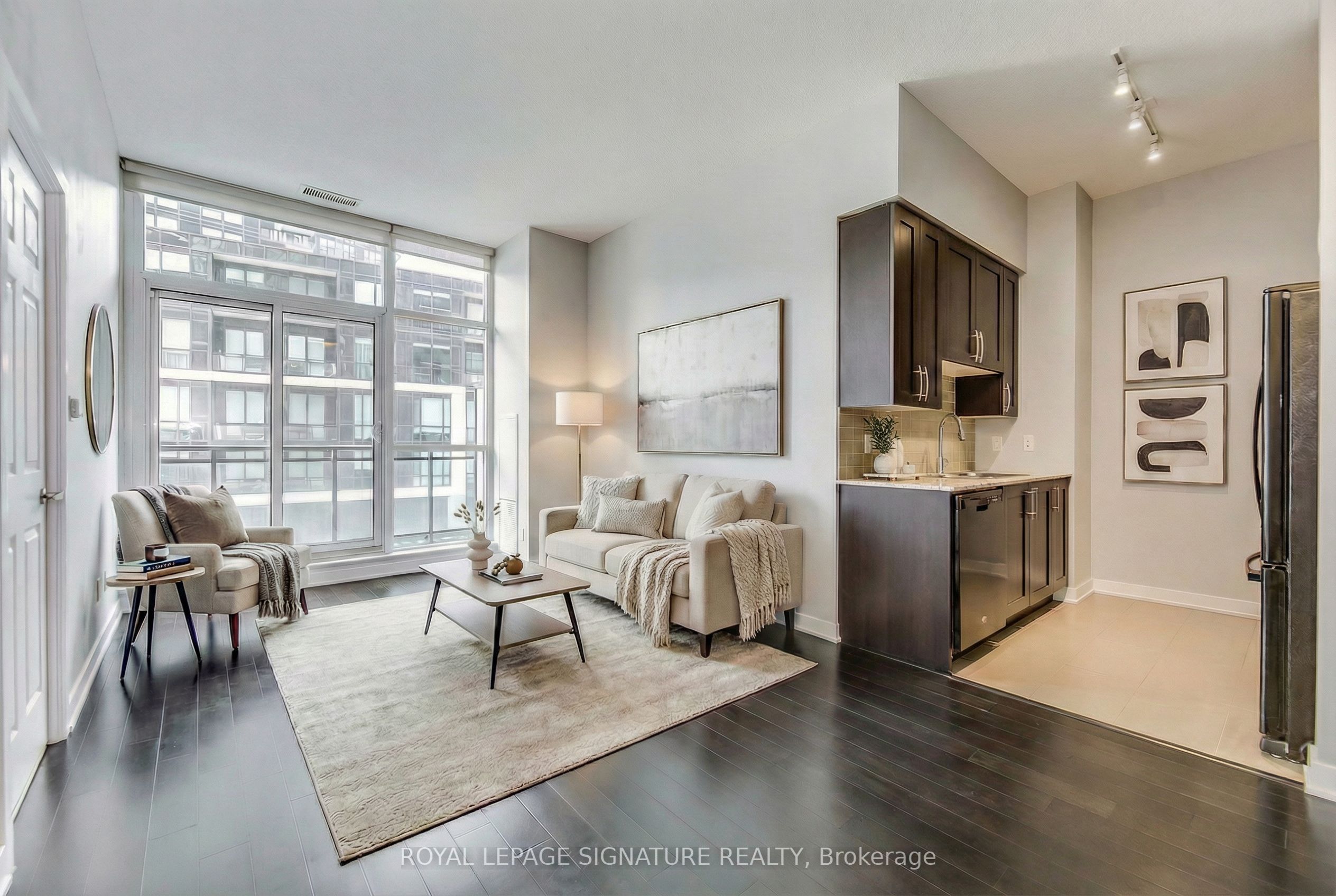4070 Confederation Parkway 311, Mississauga, ON L5B 0E9