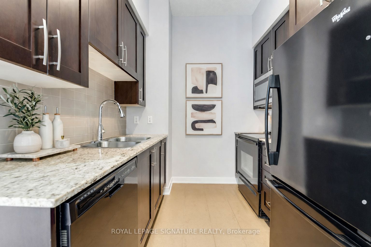 4070 Confederation Parkway 311, Mississauga, ON L5B 0E9 photo 3