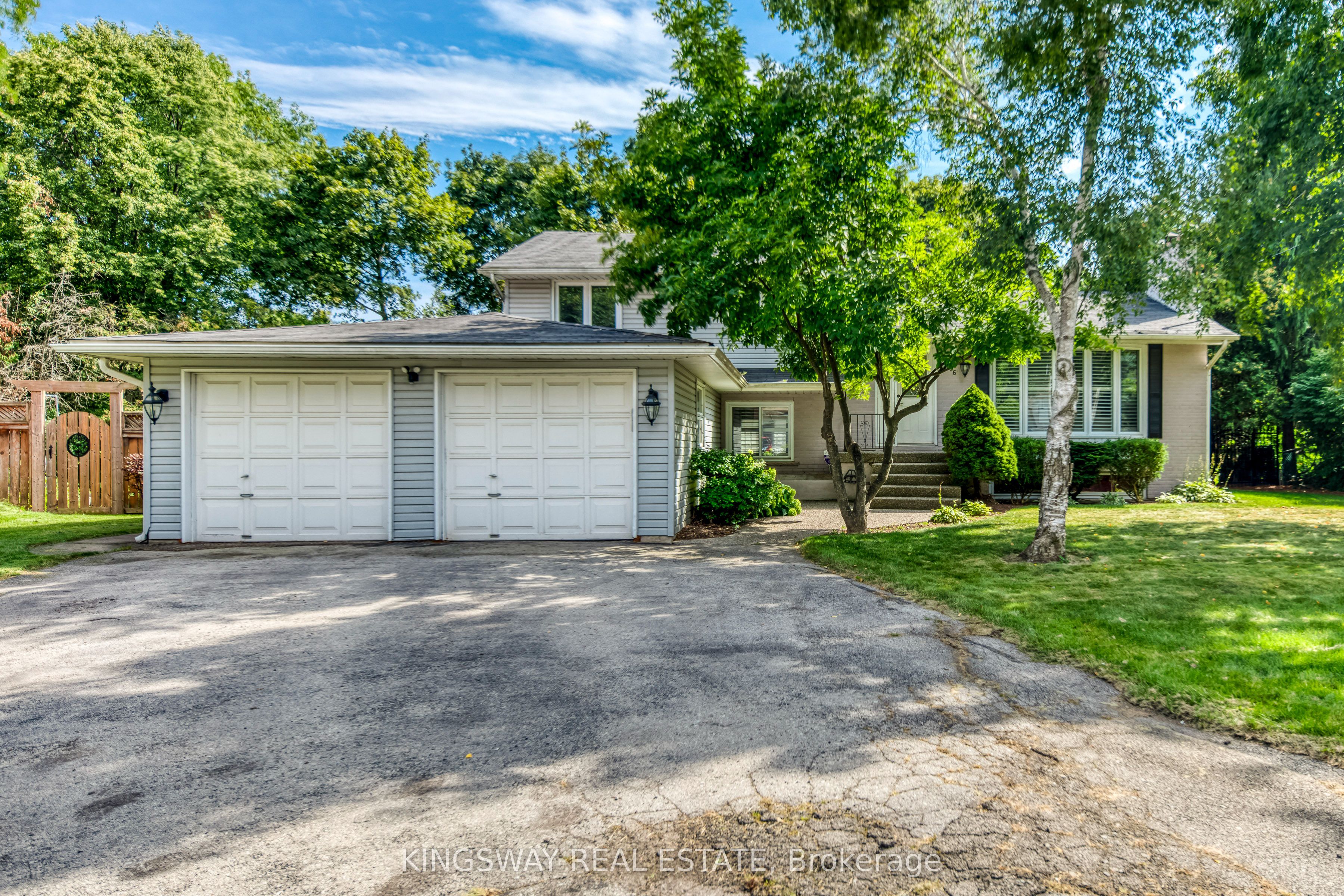 2096 Salvator Boulevard, Oakville, ON L6L 1N1