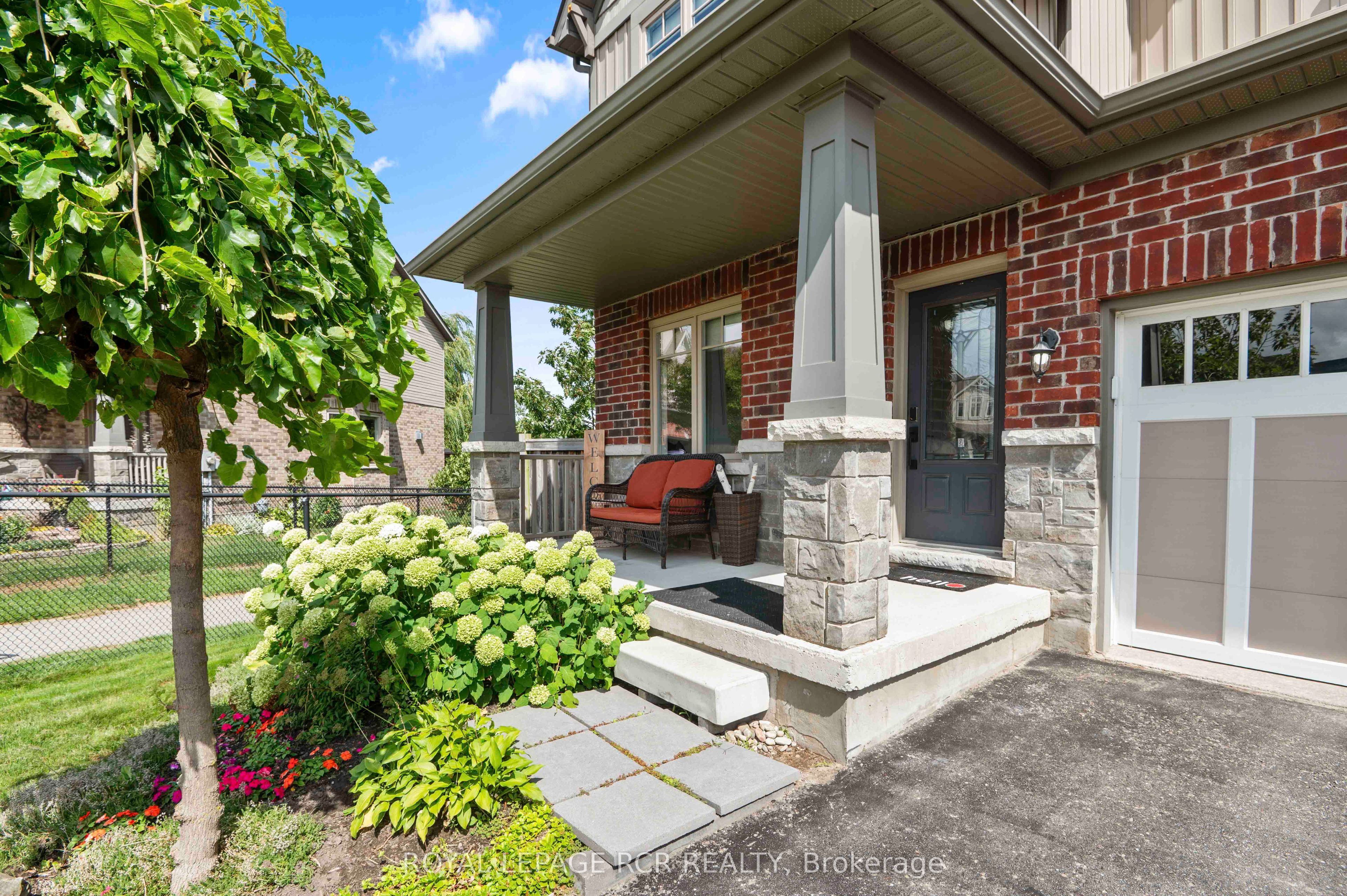 46 Hutchison Court, Orangeville, ON L9W 6K1 photo 2