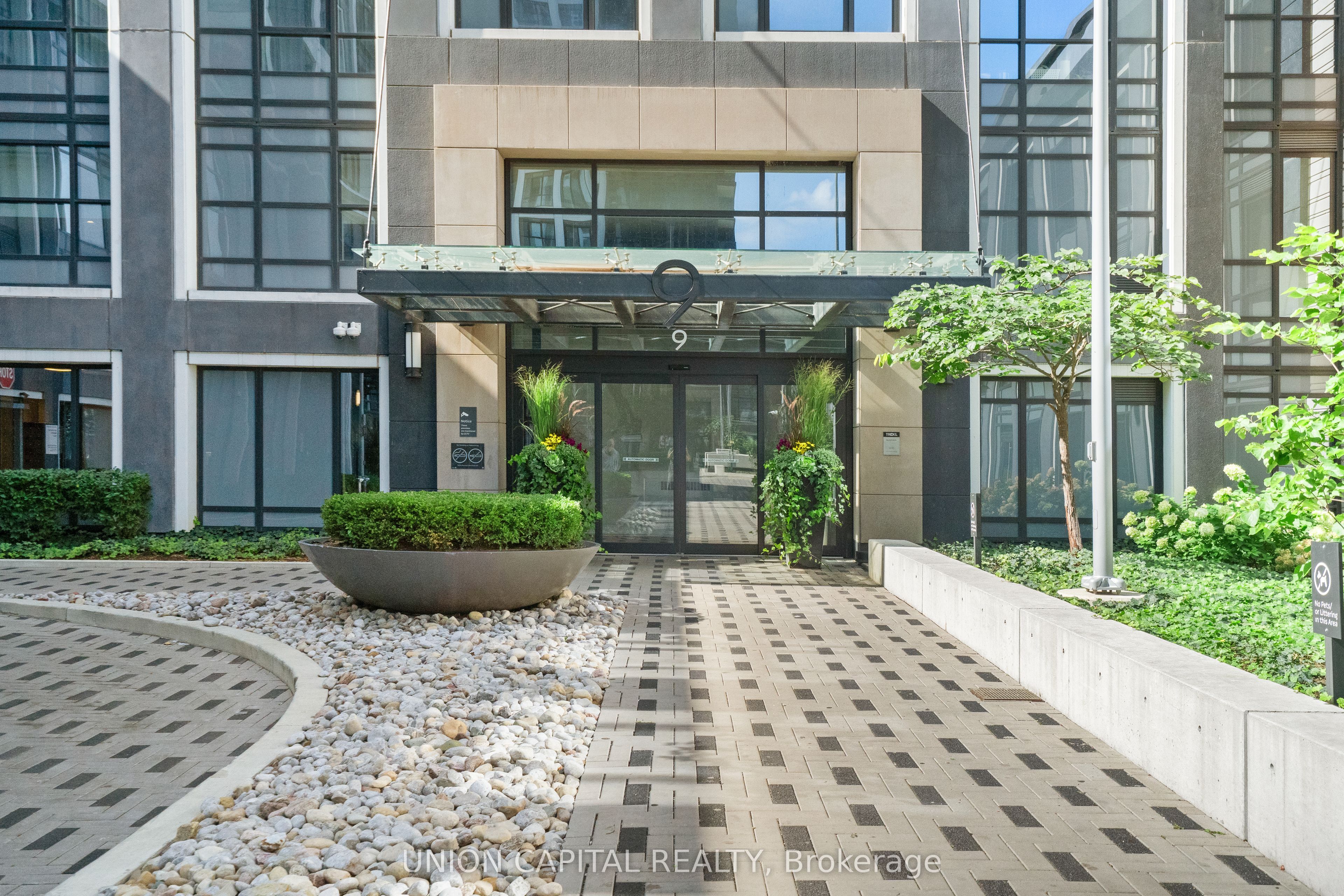 9 Mabelle Avenue 2326, Toronto, ON M9A 0E1 photo 3