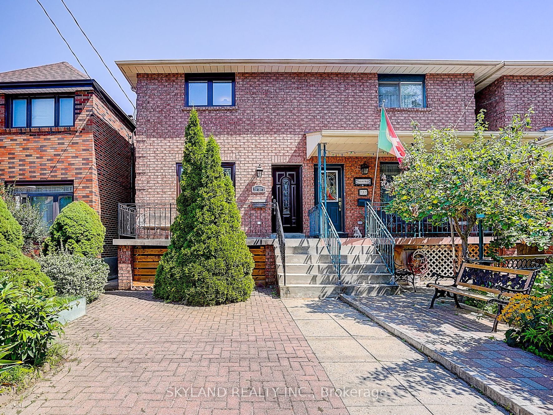759 Shaw Street, Toronto, ON M6G 3L9 photo 2