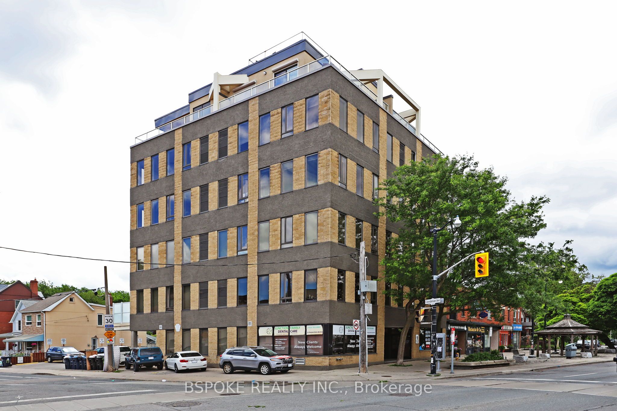 1 St Johns Road 303, Toronto, ON M6P 1T7 photo 2